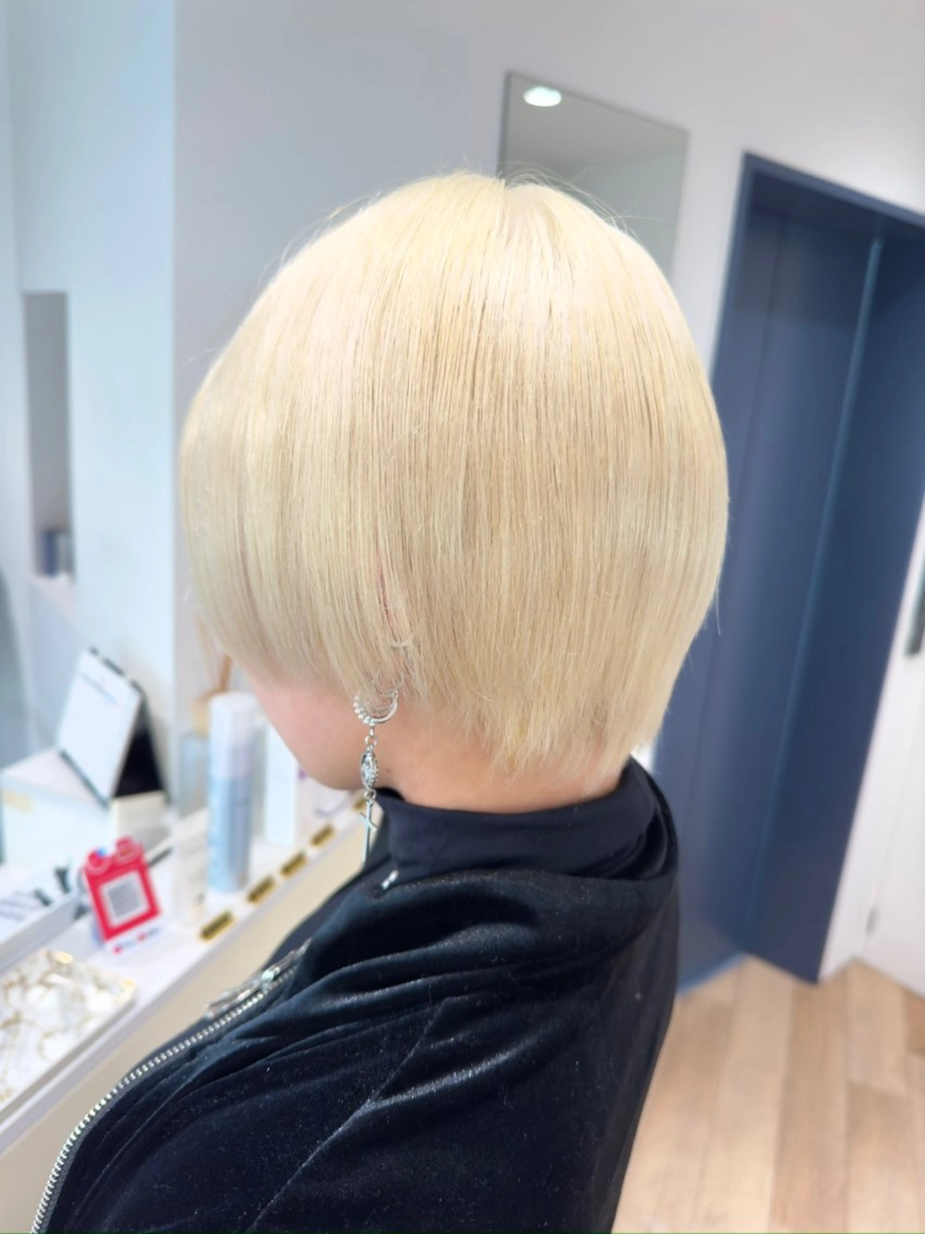 ショート ヘアカラー 💛NOZOMI💛 ハイトーンカラーのヘアスタイル