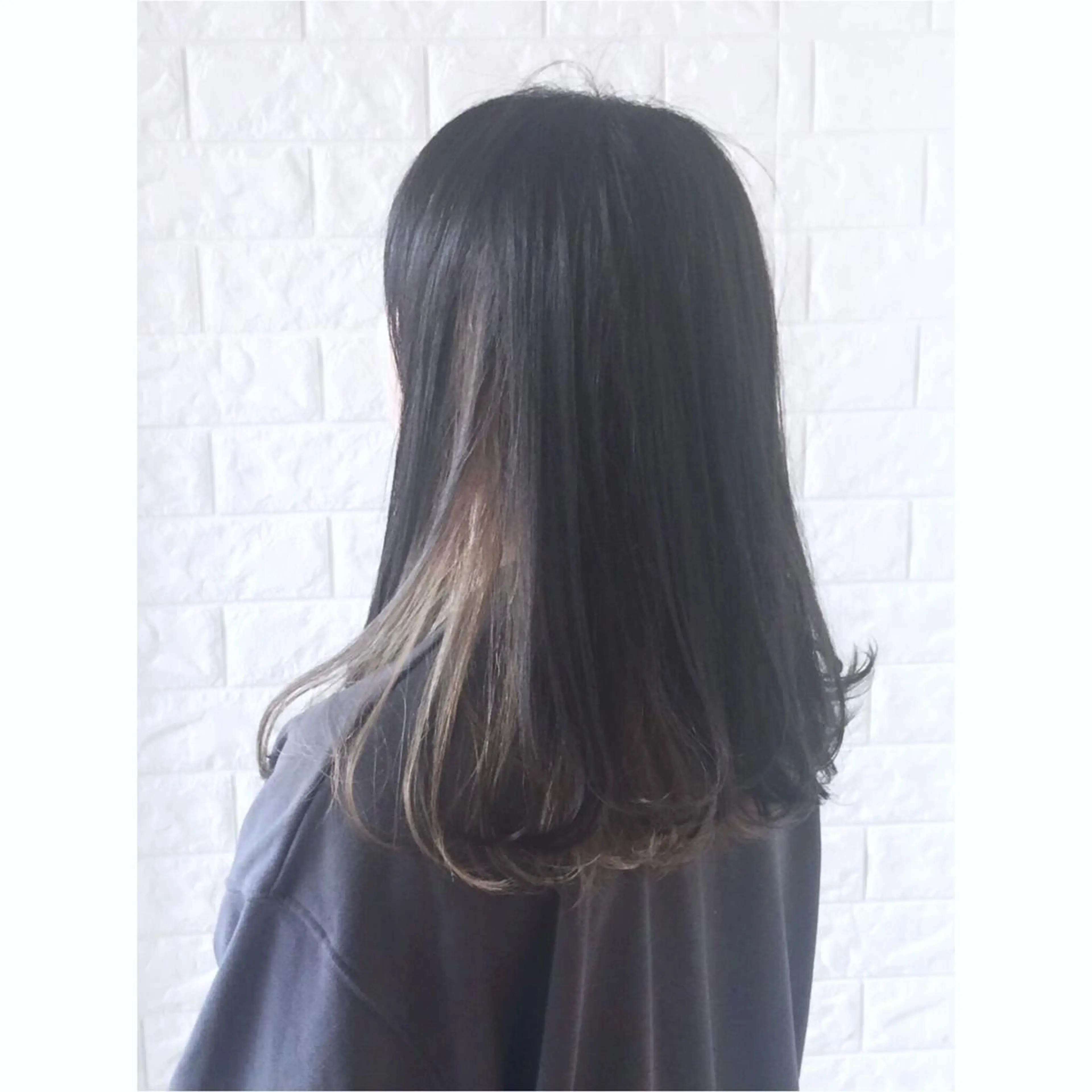 ミディアム カラー ブリーチ ケアブリーチ 透明感カラー インナーカラー KIZU 髪質改善 オカルト怪談のヘアスタイル