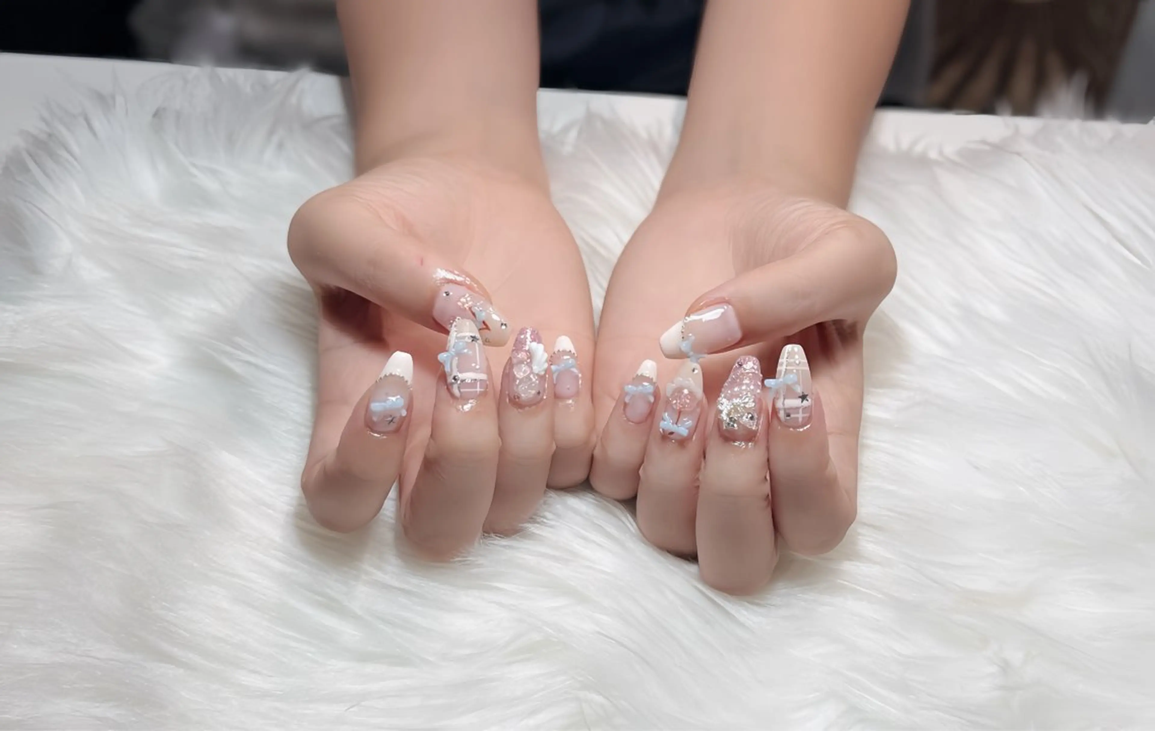ネイル オーロラネイル チークネイル フットネイル フレンチネイル ジェルネイル Moana Nailsのネイルデザイン