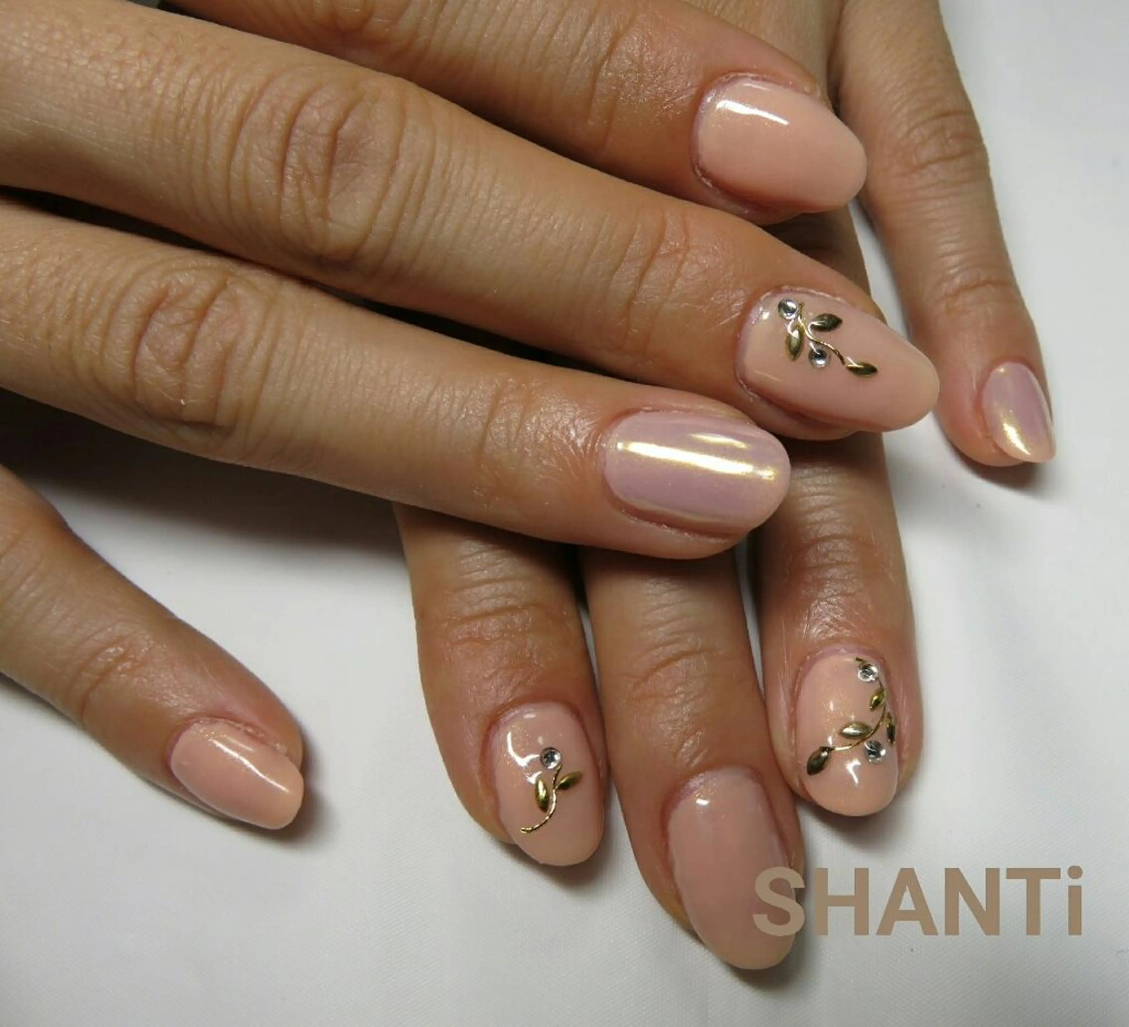 ネイル ガーリー ミラーネイル SHANTi所属・shanti 木村のネイルデザイン