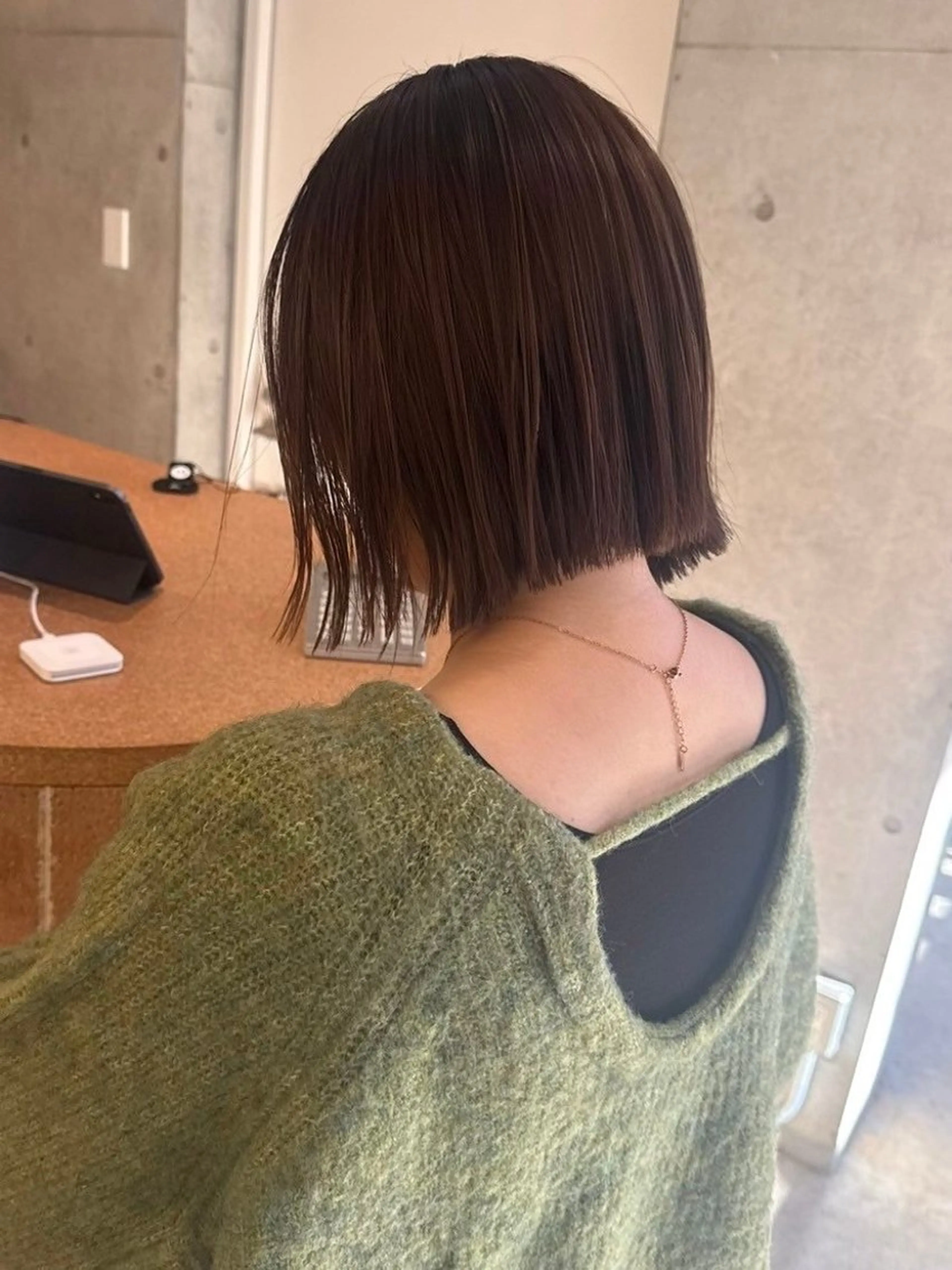 ミディアム カラー ミディアムレイヤー アッシュ ベージュカラー ブリーチ 透明感カラー カット 日本一丁寧なカット/ 小林輝🍀︎のヘアスタイル