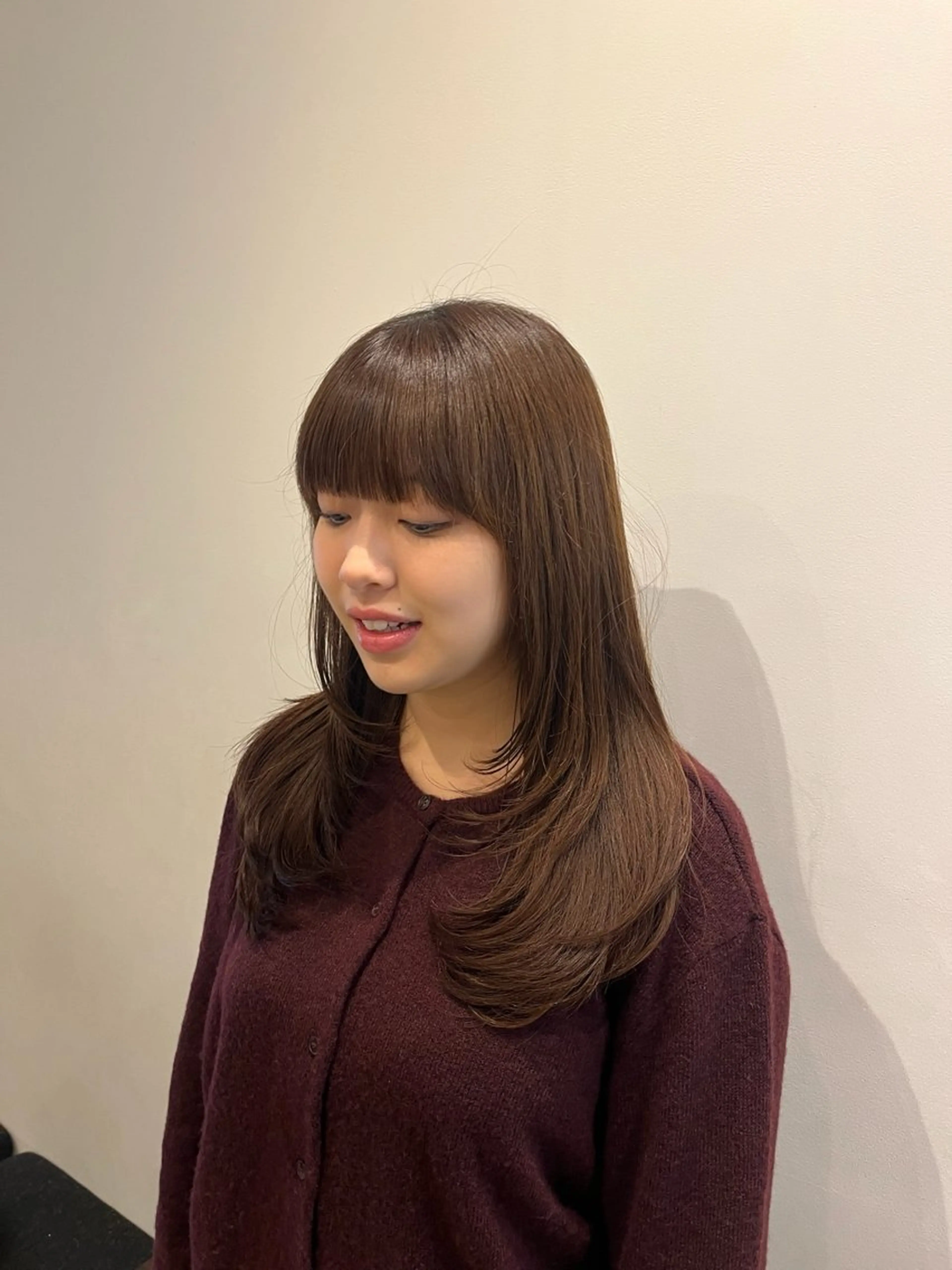セミロング 韓国レイヤーカット/ ハイトーン/マアヤのヘアスタイル