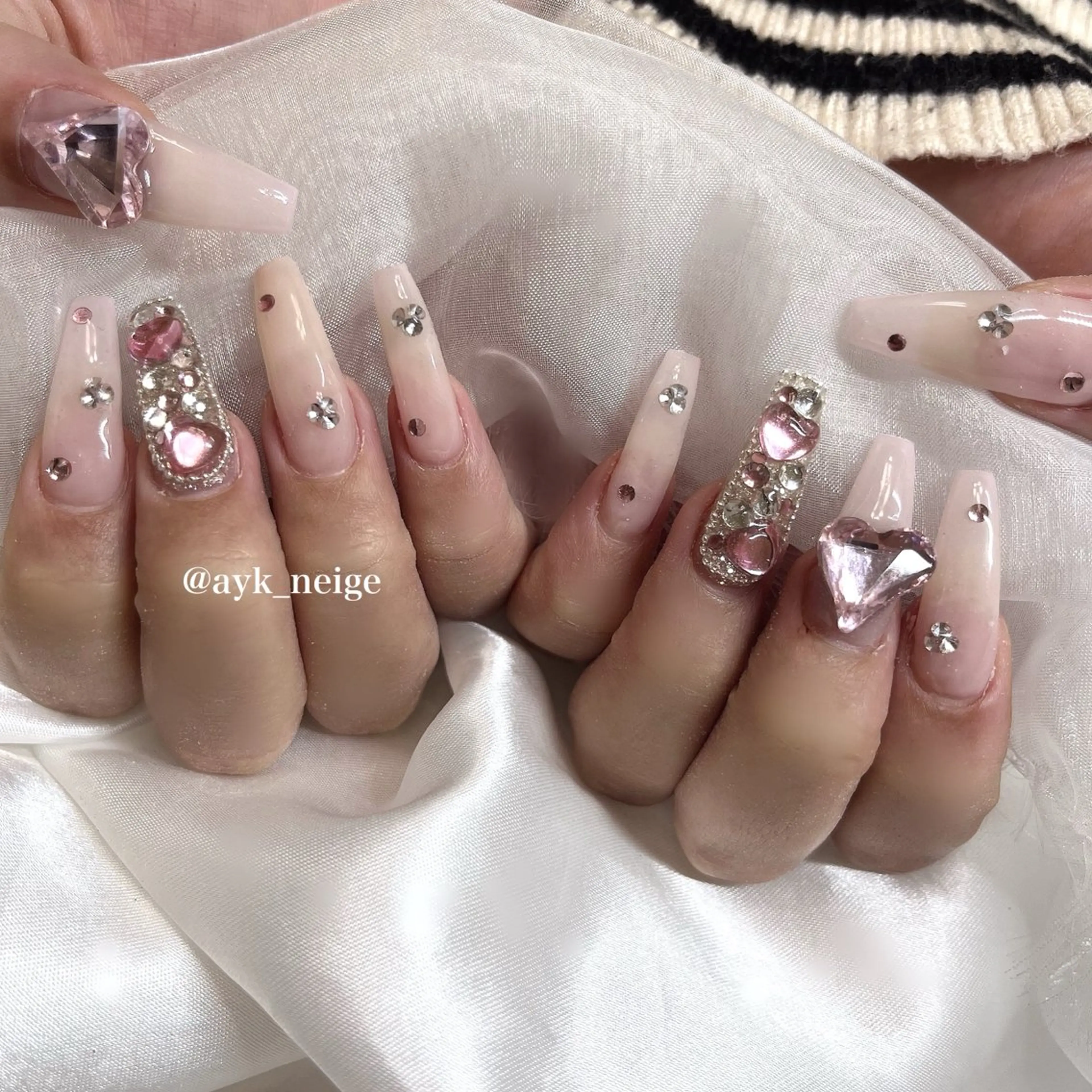 ネイル フットネイル キラキラネイル 韓国ネイル リボン シンプルネイル n'eige nail所属・大谷 綾香のネイルデザイン