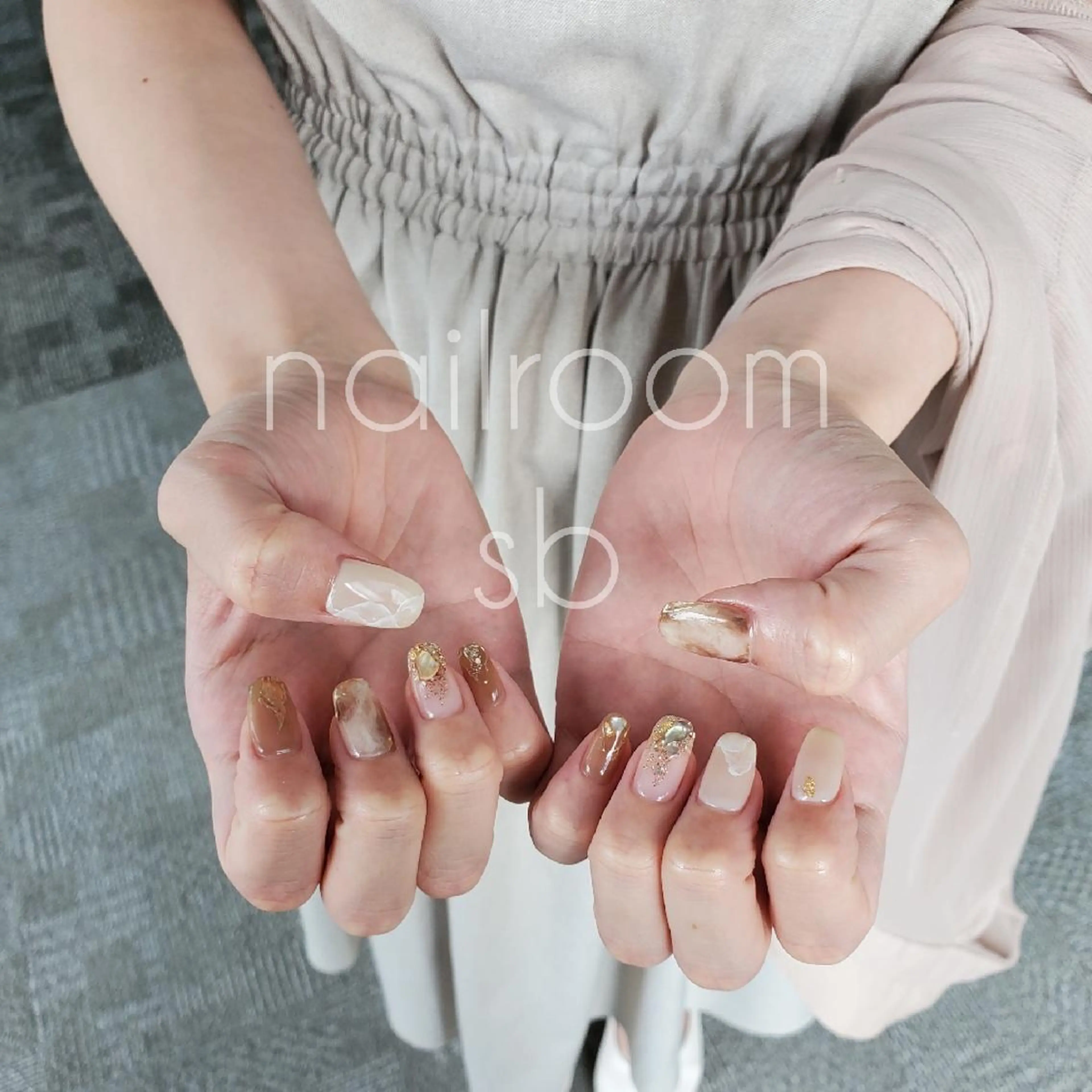 ネイル ブラウン nailroom‪ sb‪‪𓈒𓂂𓏸のネイルデザイン