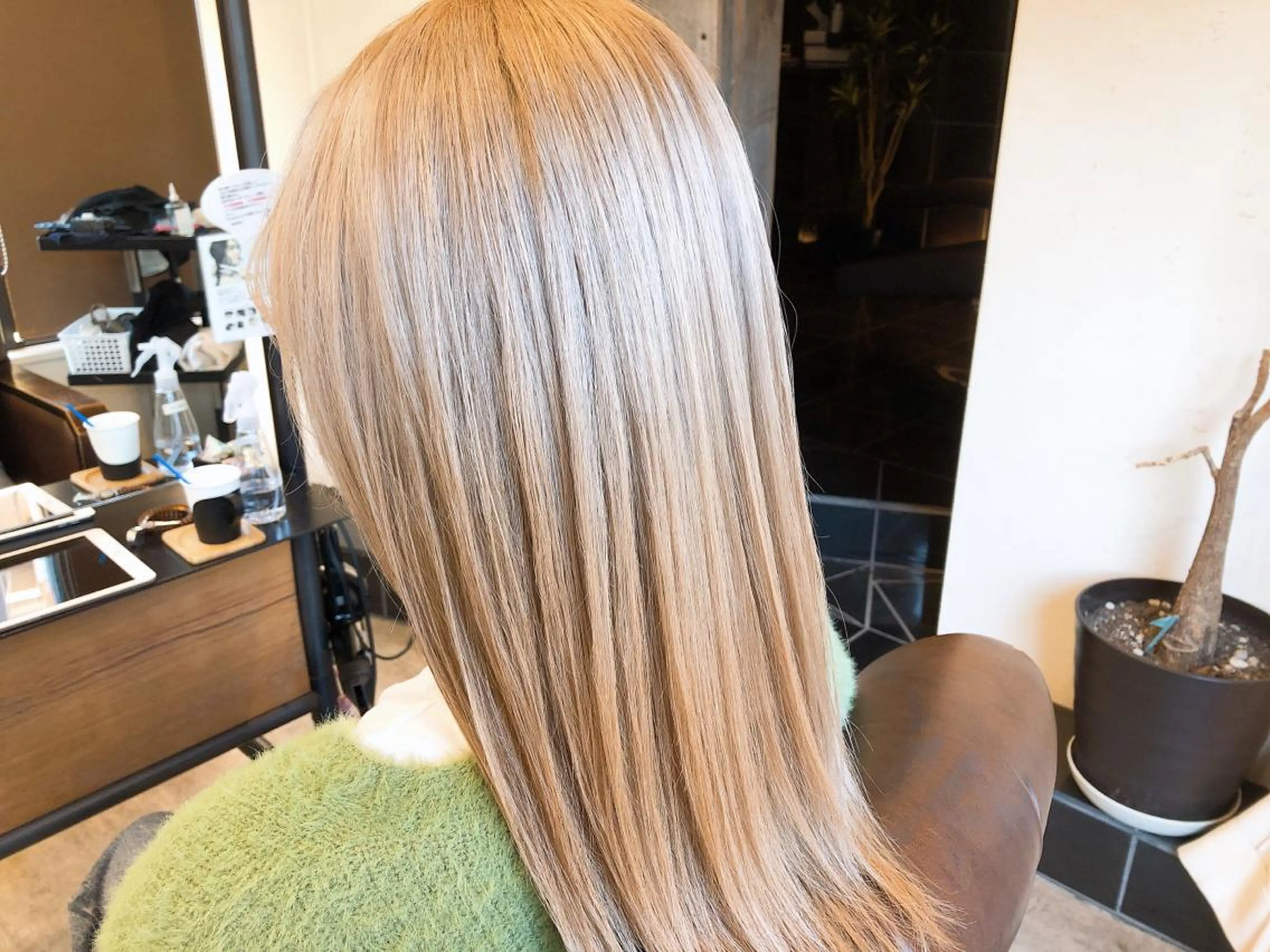 セミロング カラー ブリーチ ブロンド ホワイトブロンド ケイゴ【店長】 メンズパーマ特化のヘアスタイル