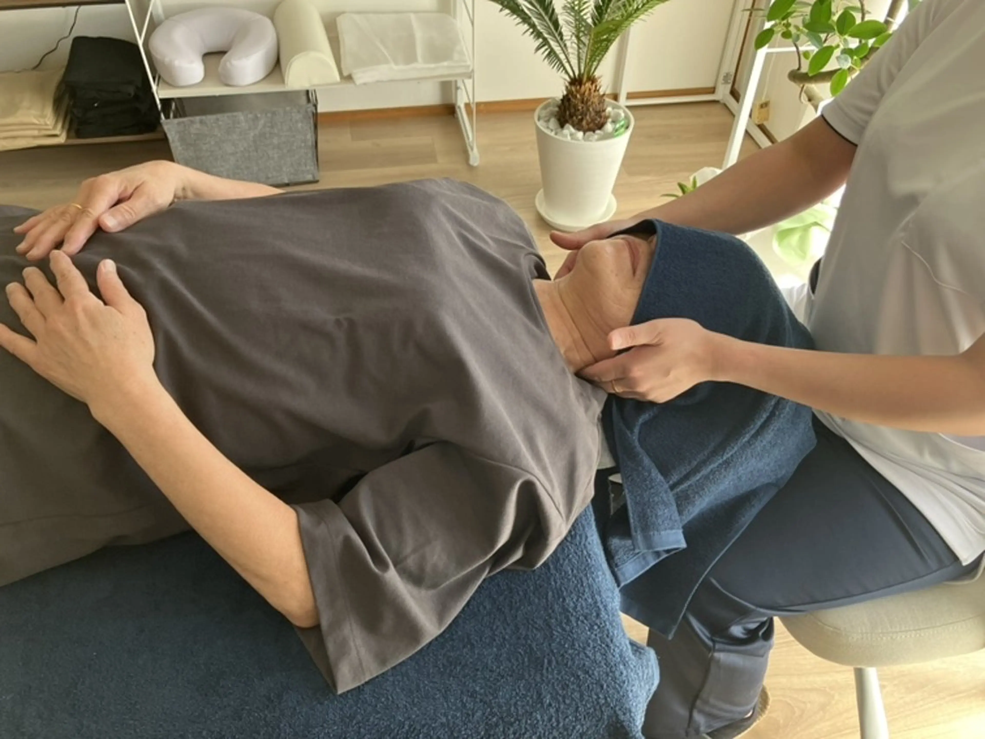 撮影協力半額プラン☆顔出しなし整体×ほぐし60分の写真