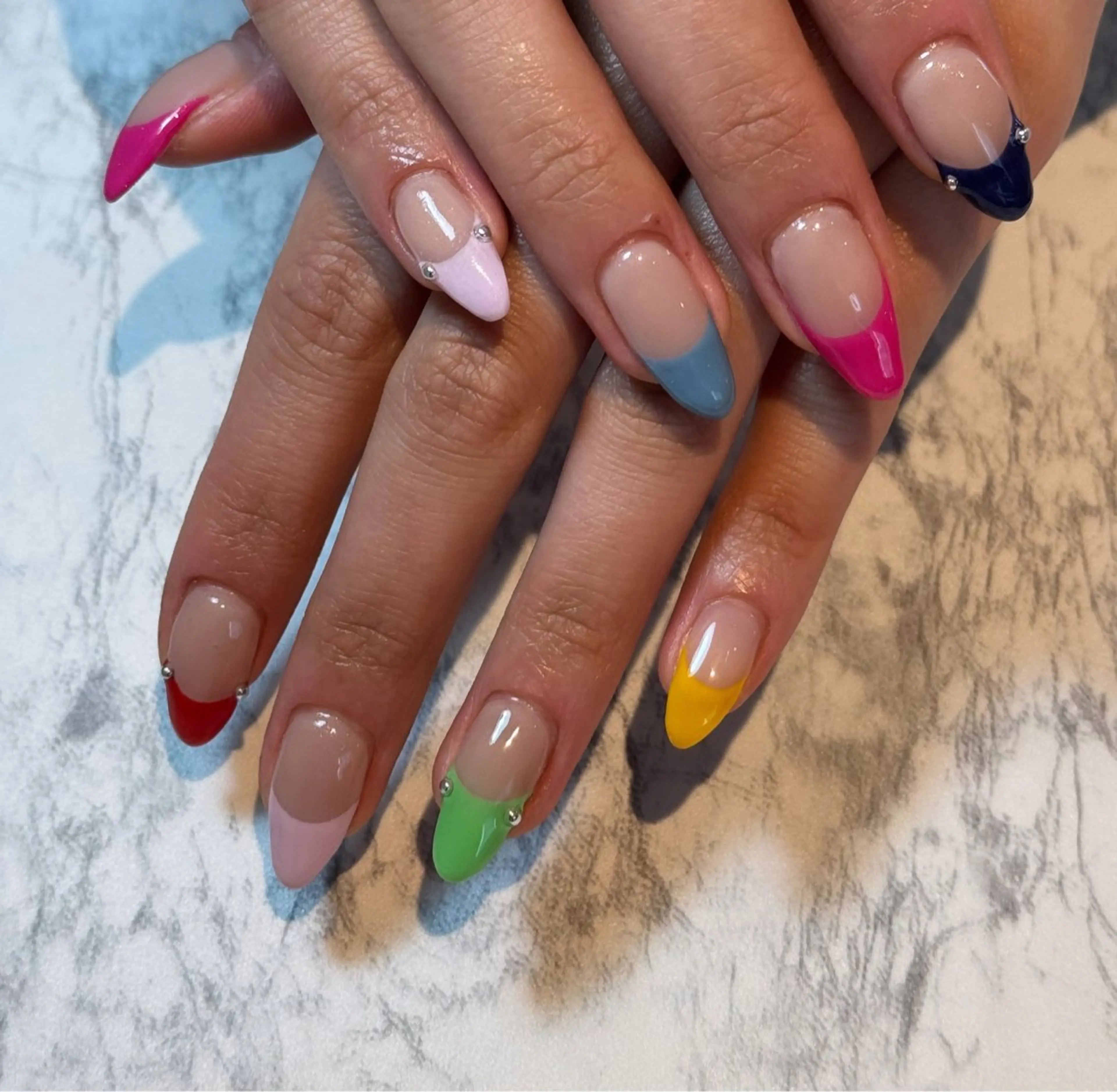 ネイル フレンチネイル ハンドネイル brodia nails m_riのネイルデザイン