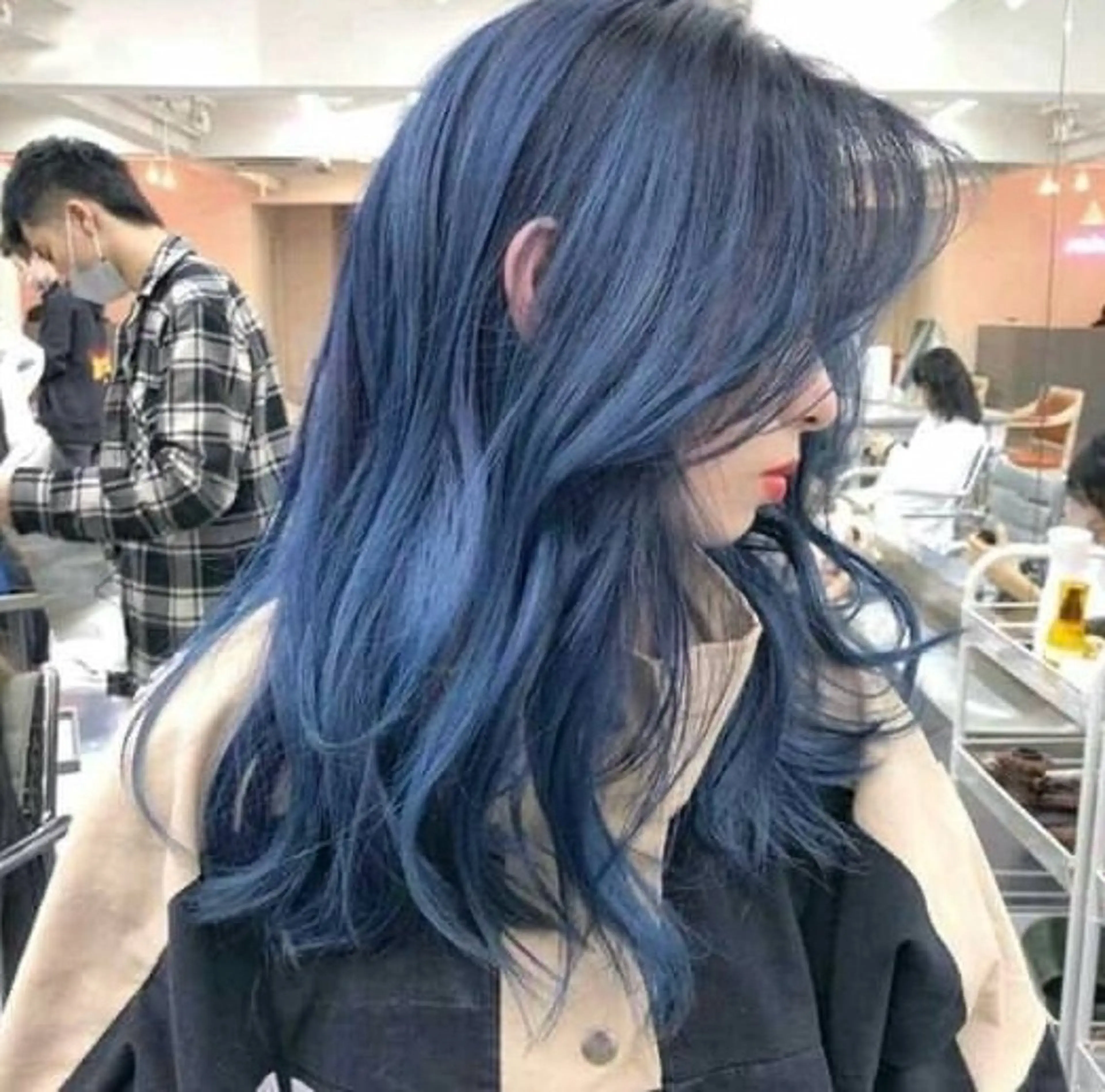 セミロング カラー ヘアアレンジ ヘアカラー トリートメント ヘッドスパ ヘアセット 🩵ダメージレス艶感 ハイトーン🩷のヘアスタイル