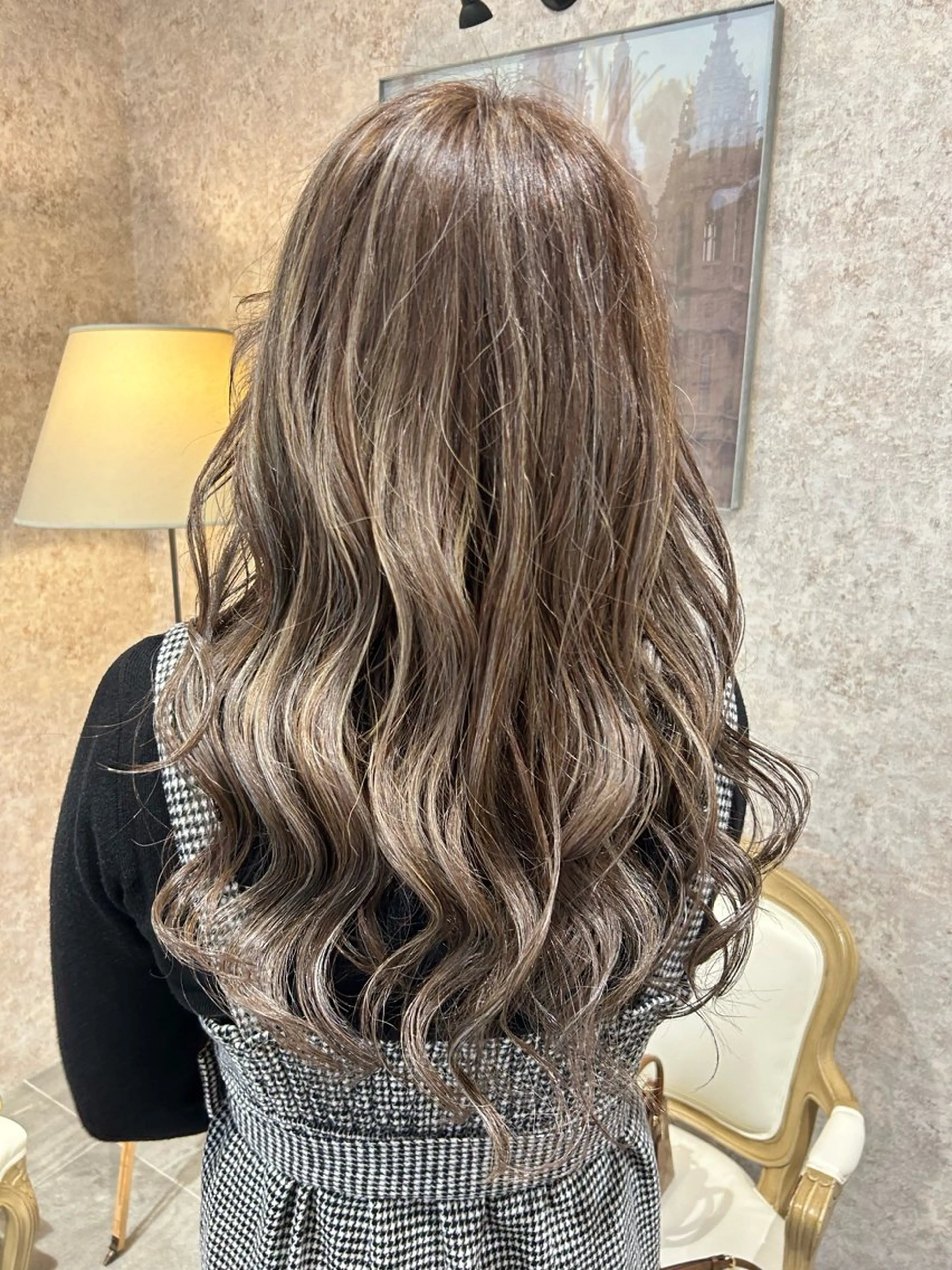 ロング カラー ヘアアレンジ ハイライトカラー ハイライト ヘアカラー earth 小林亮介 ブリーチ/ハイトーンのヘアスタイル
