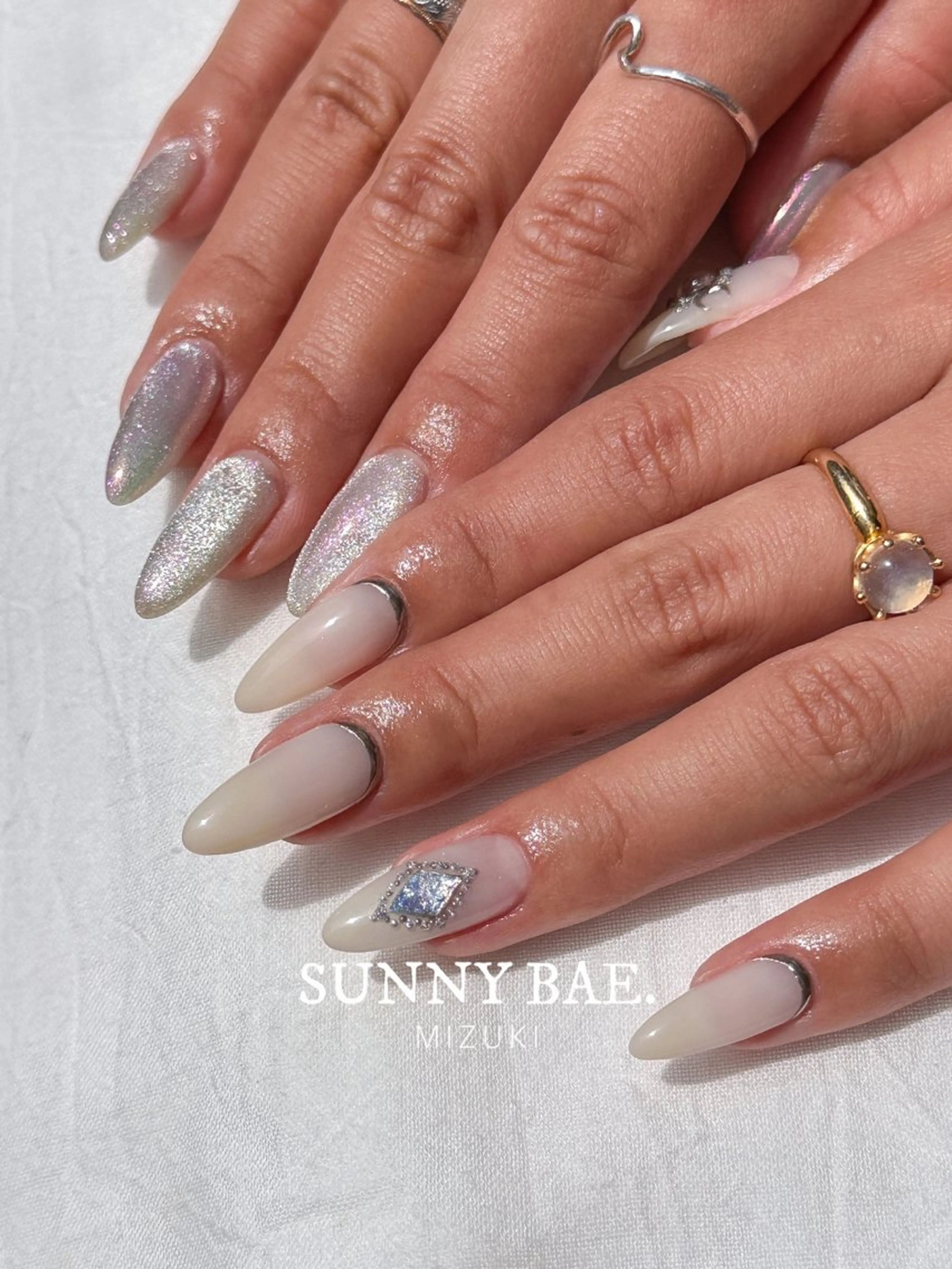 ネイル オーロラネイル フレンチネイル ロングネイル マグネットネイル ミラーネイル ハンドネイル SUNNY BAE. 🌼MIZUKIのネイルデザイン