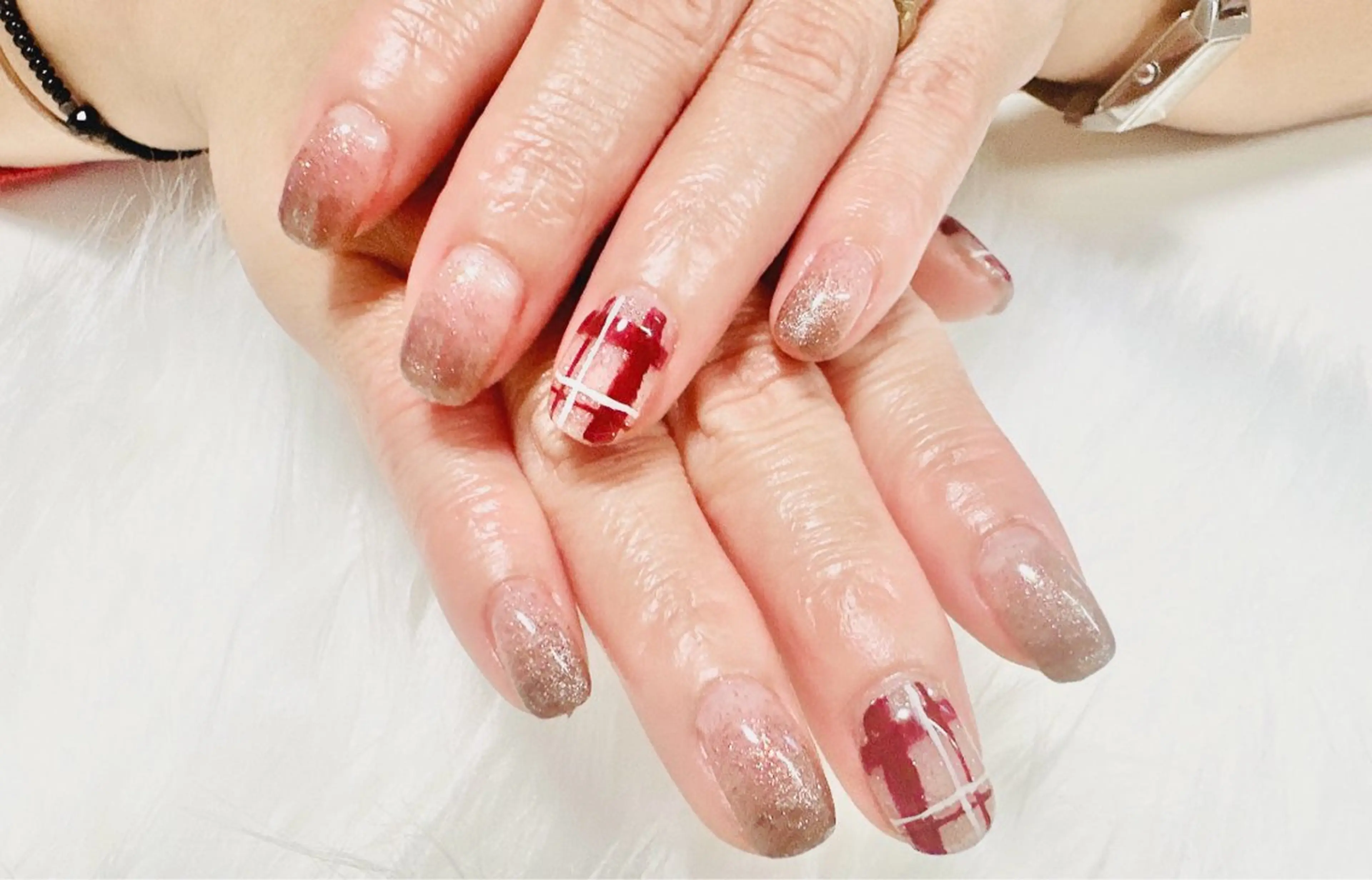 ネイル ボルドー ブラウン グラデーション ラメ(グリッター) バレンタイン nailsalon oluoluのネイルデザイン