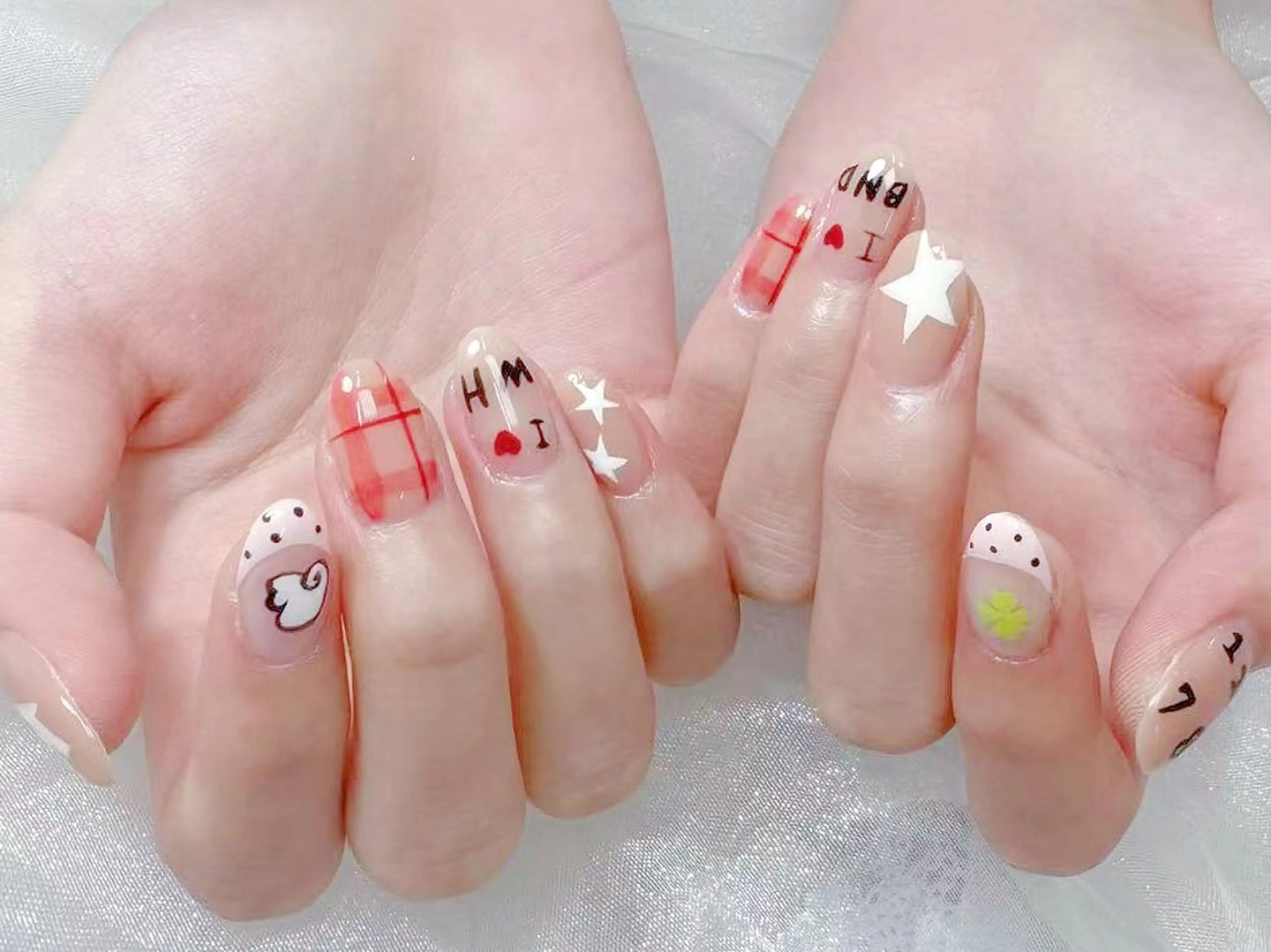 ネイル オーロラネイル フレンチネイル グラデーション 韓国ネイル マグネットネイル ハンドネイル NOA NAILのネイルデザイン