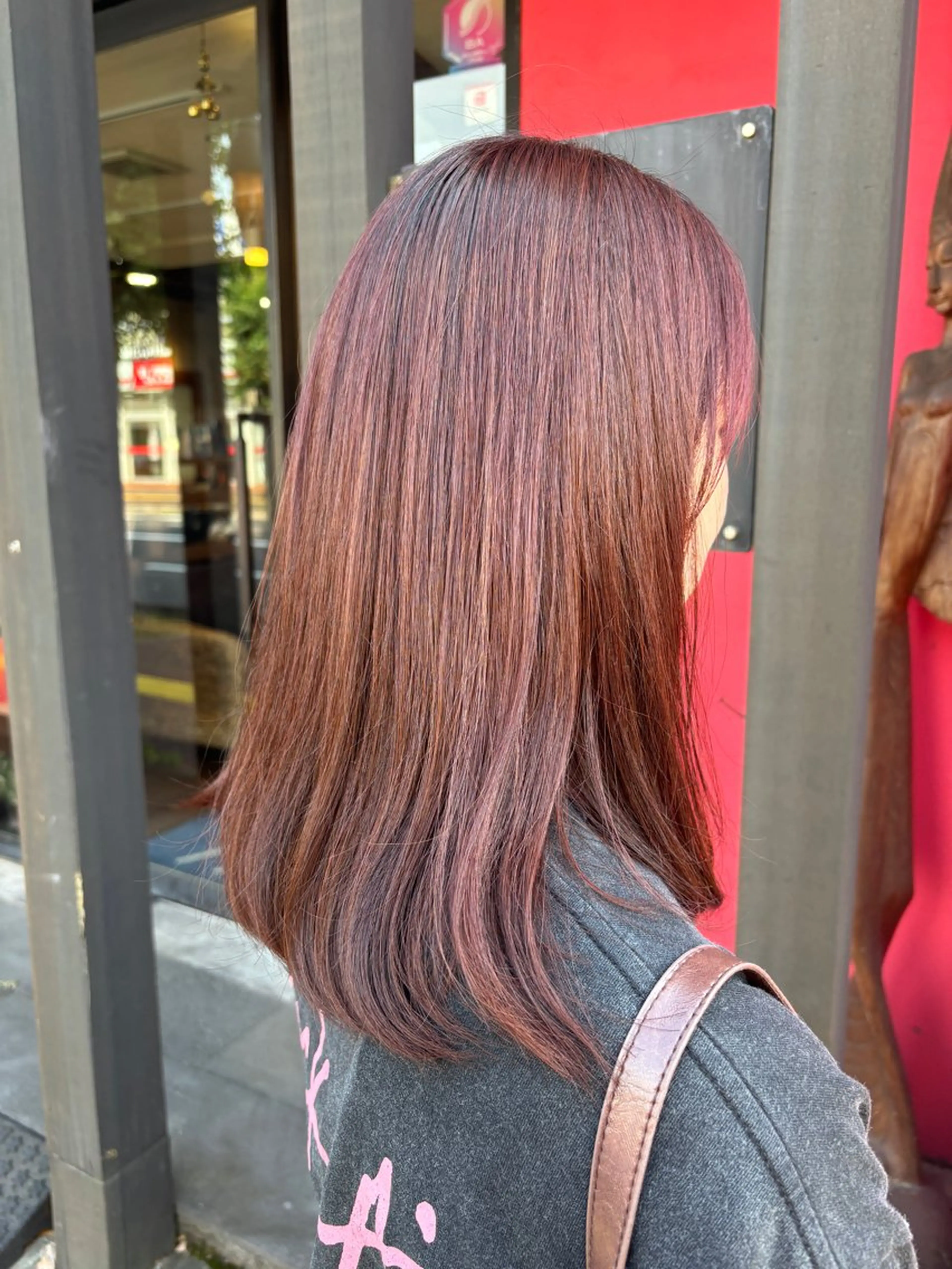 カラー 飯田 ほのかのヘアスタイル