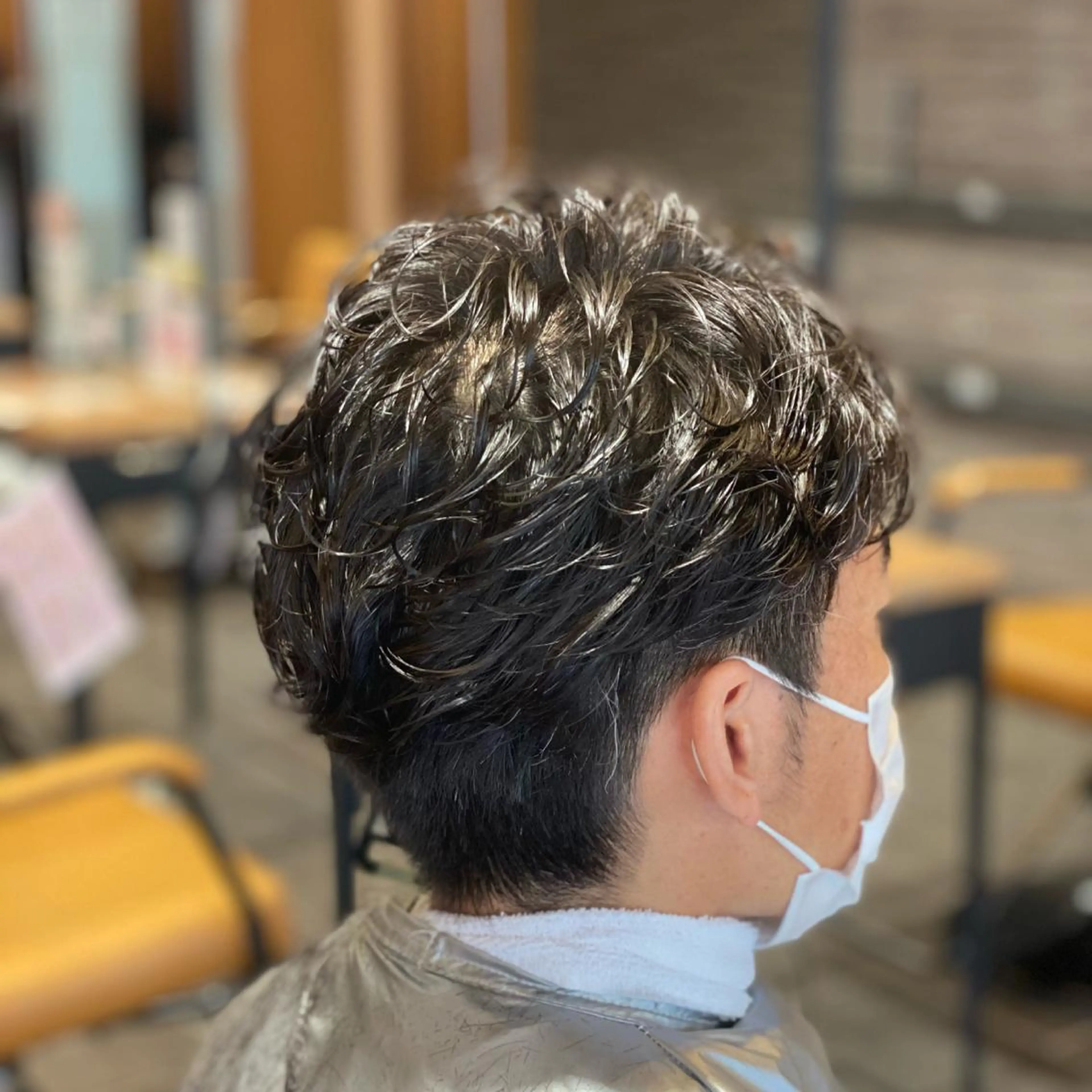 パーマ メンズ 尾崎 優也のヘアスタイル