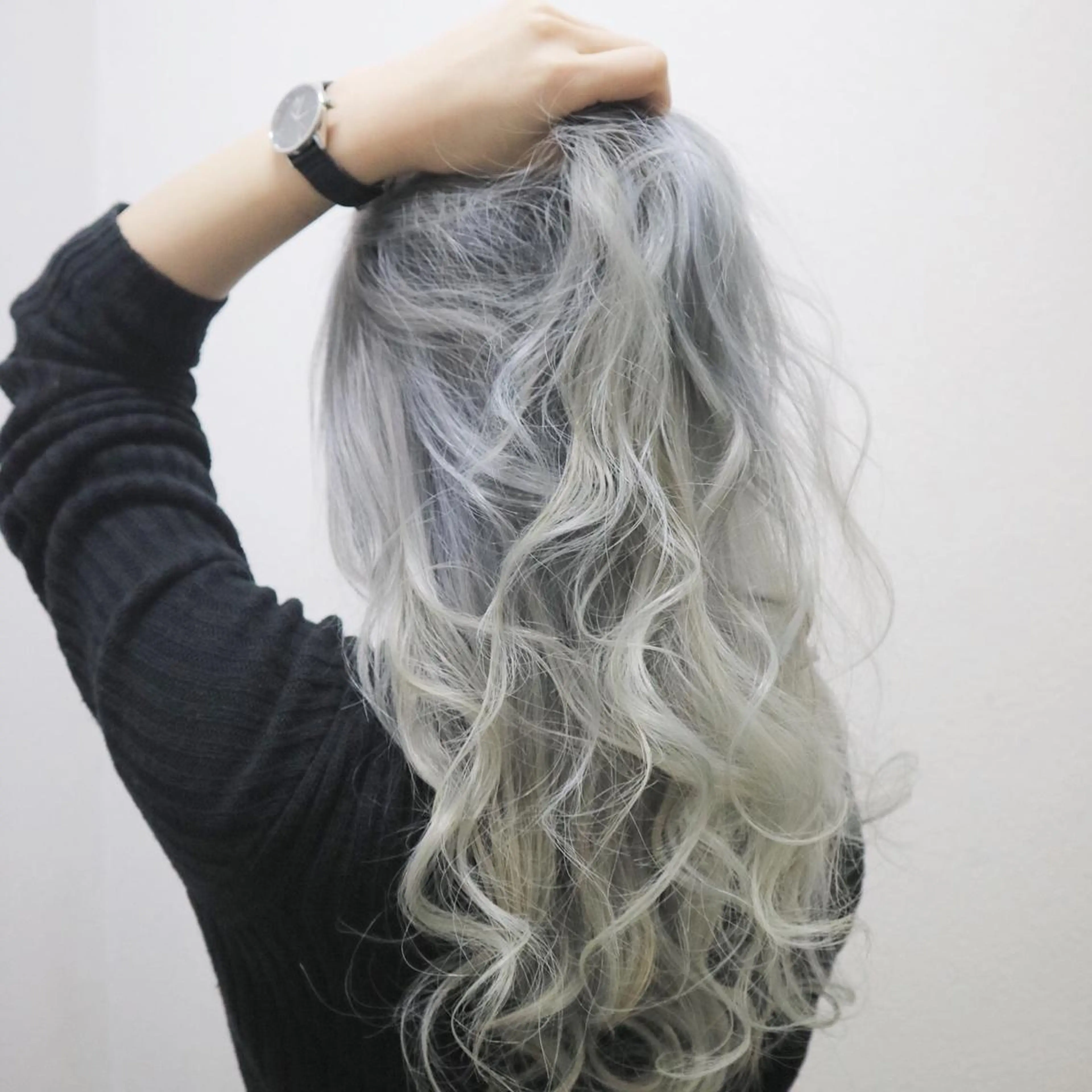 セミロング カラー アディクシーカラー ブリーチ シルバー JIL BLAN 京都のヘアスタイル