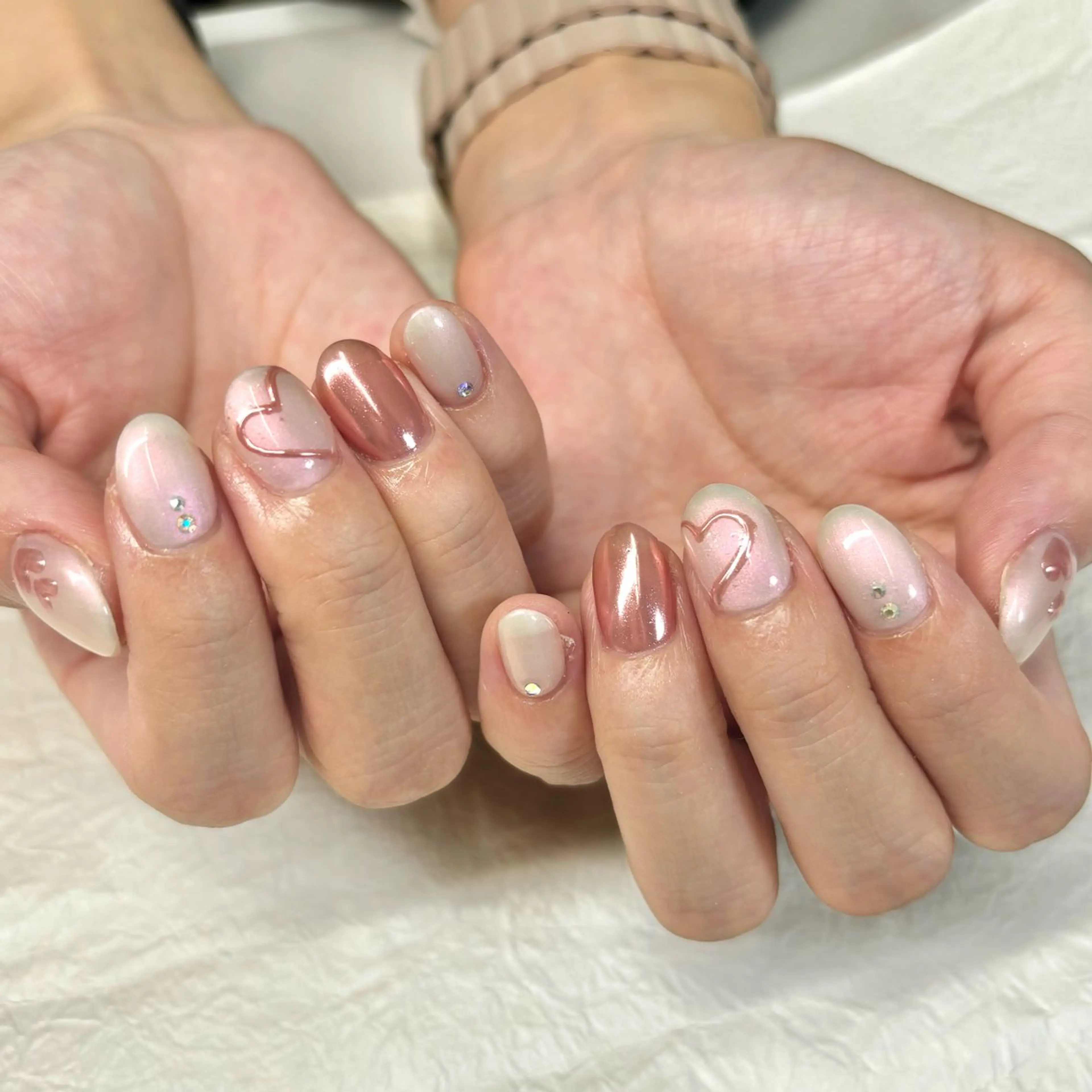 ネイル ハート ミラーネイル ハンドネイル ラヴィアンローズ所属・S. kurumiのネイルデザイン