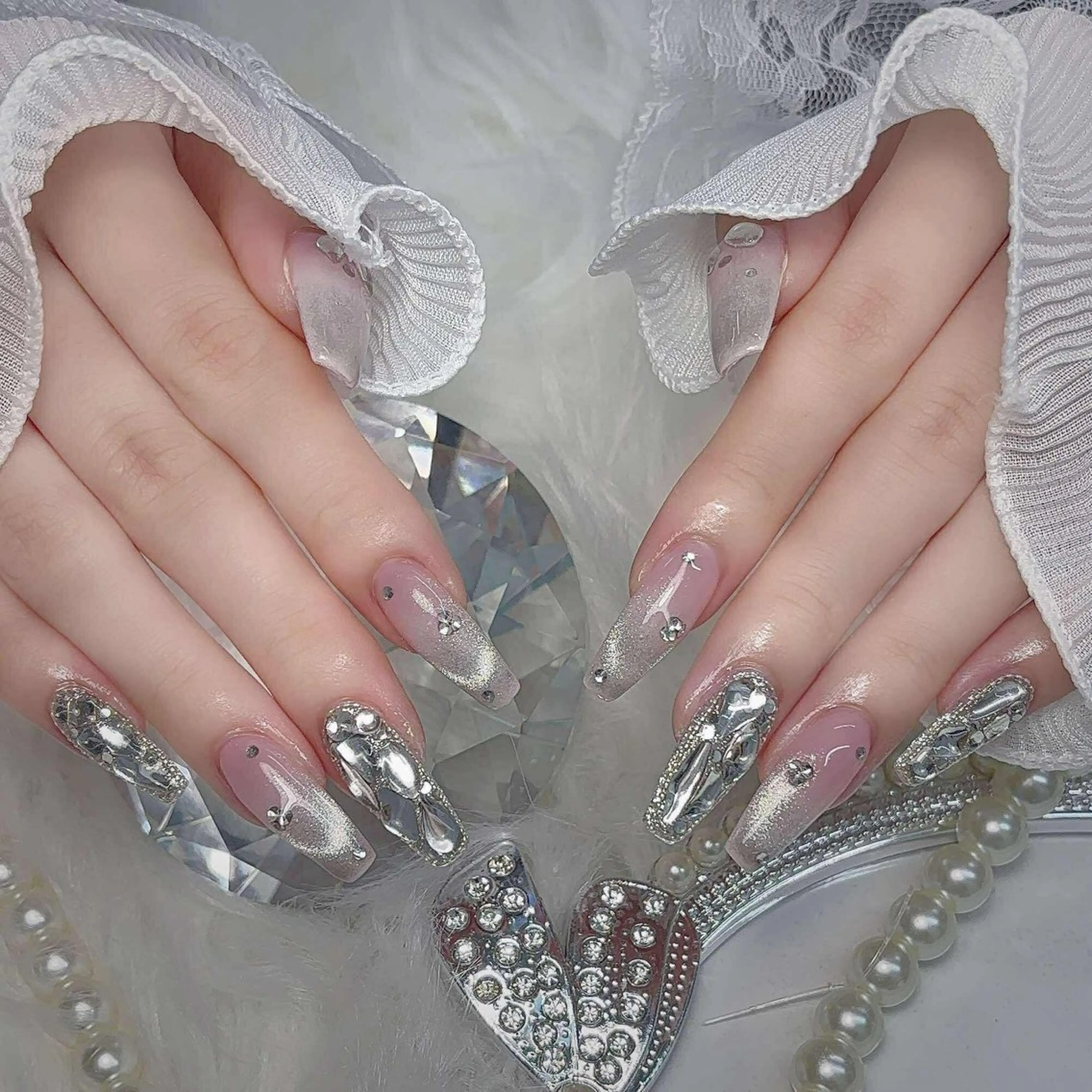 ネイル アートネイル オーロラネイル フットネイル ジェルネイル キラキラネイル ハンドネイル ハンドケア Nova Nail Shinsaiのネイルデザイン