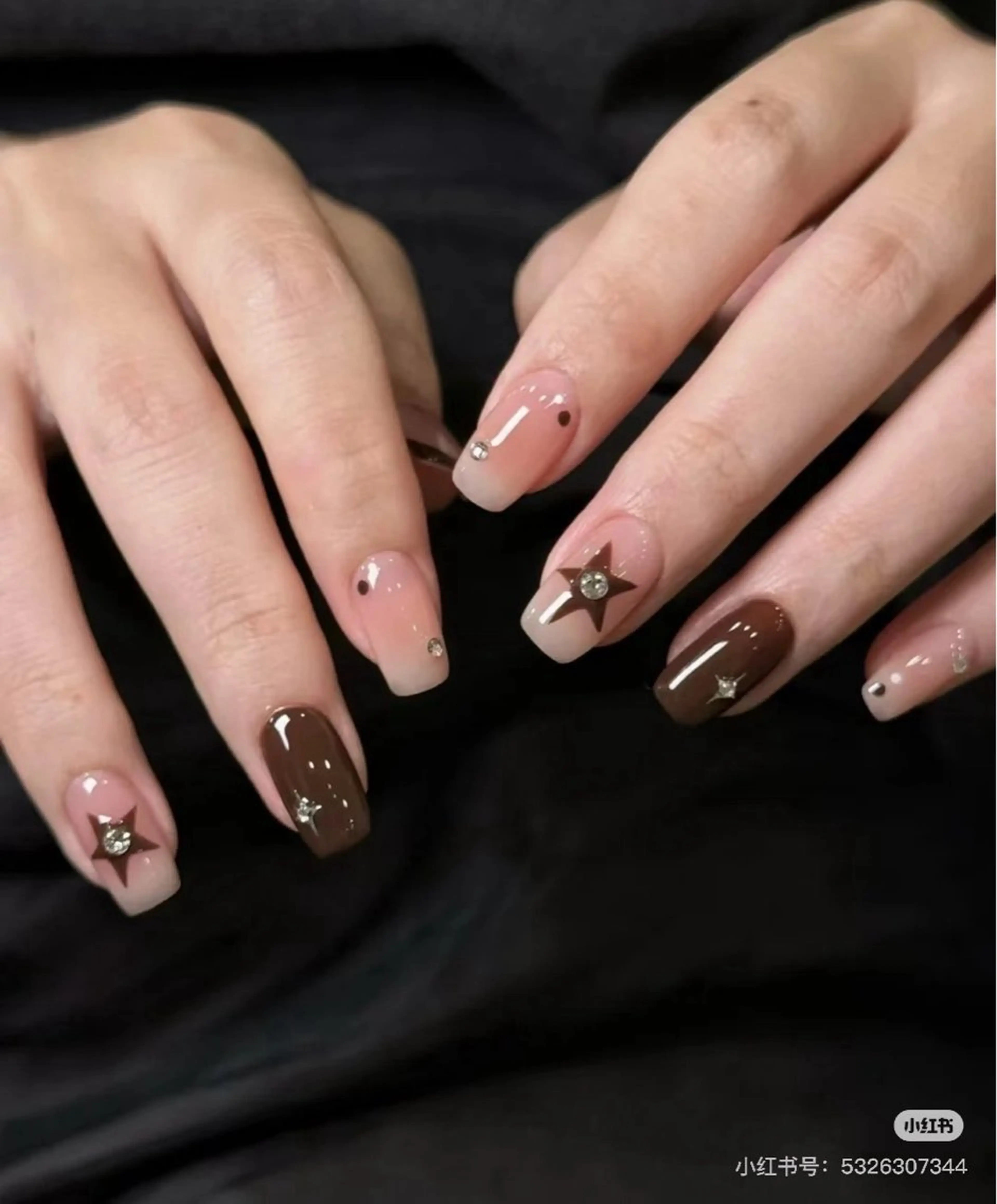 ネイル アートネイル 韓国ネイル 持ち込み ニュアンスネイル ワンカラーネイル イブ ネイリのネイルデザイン