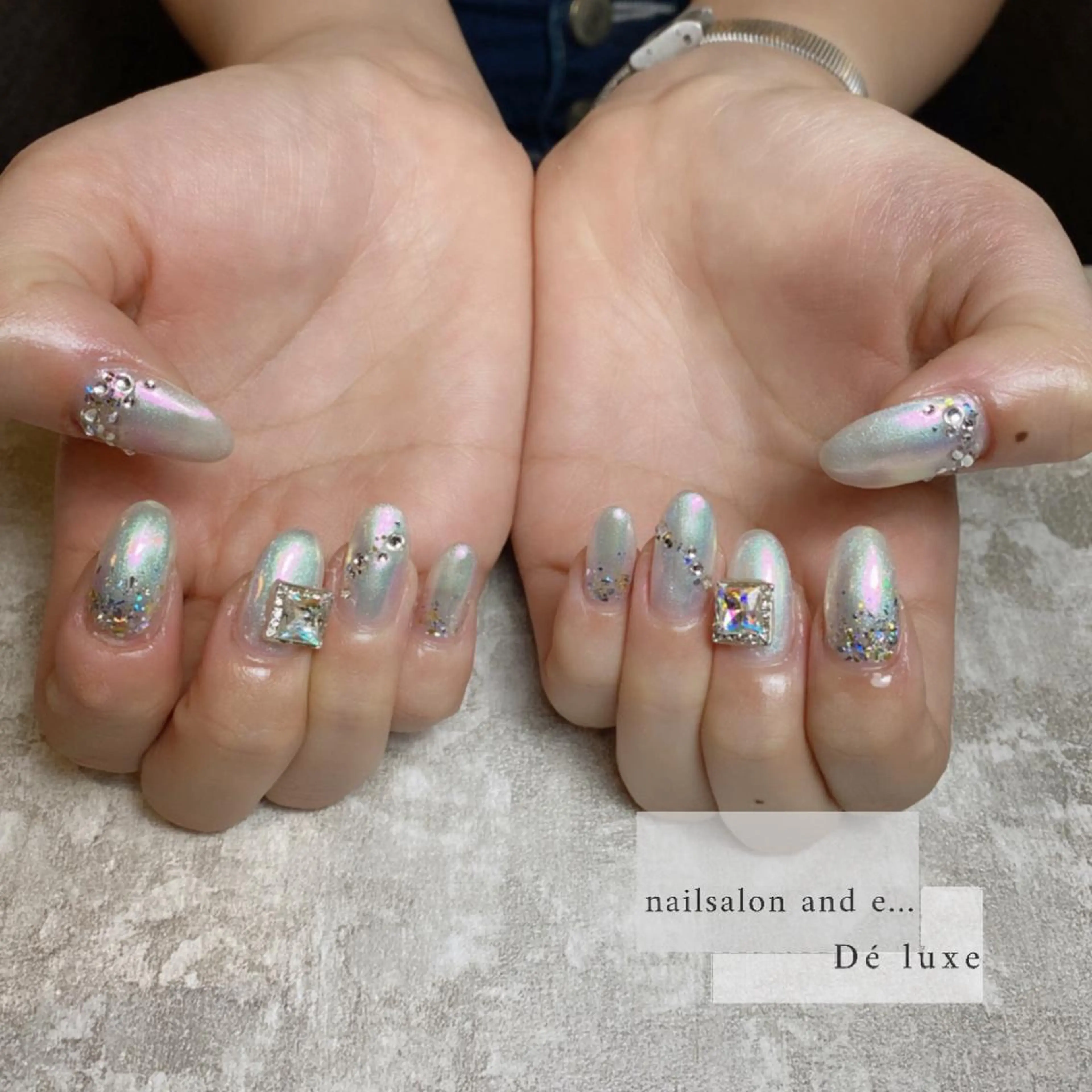 ネイル オーロラネイル グラデーション ミラーネイル ニュアンスネイル オフィスネイル nailsalon mur.のネイルデザイン