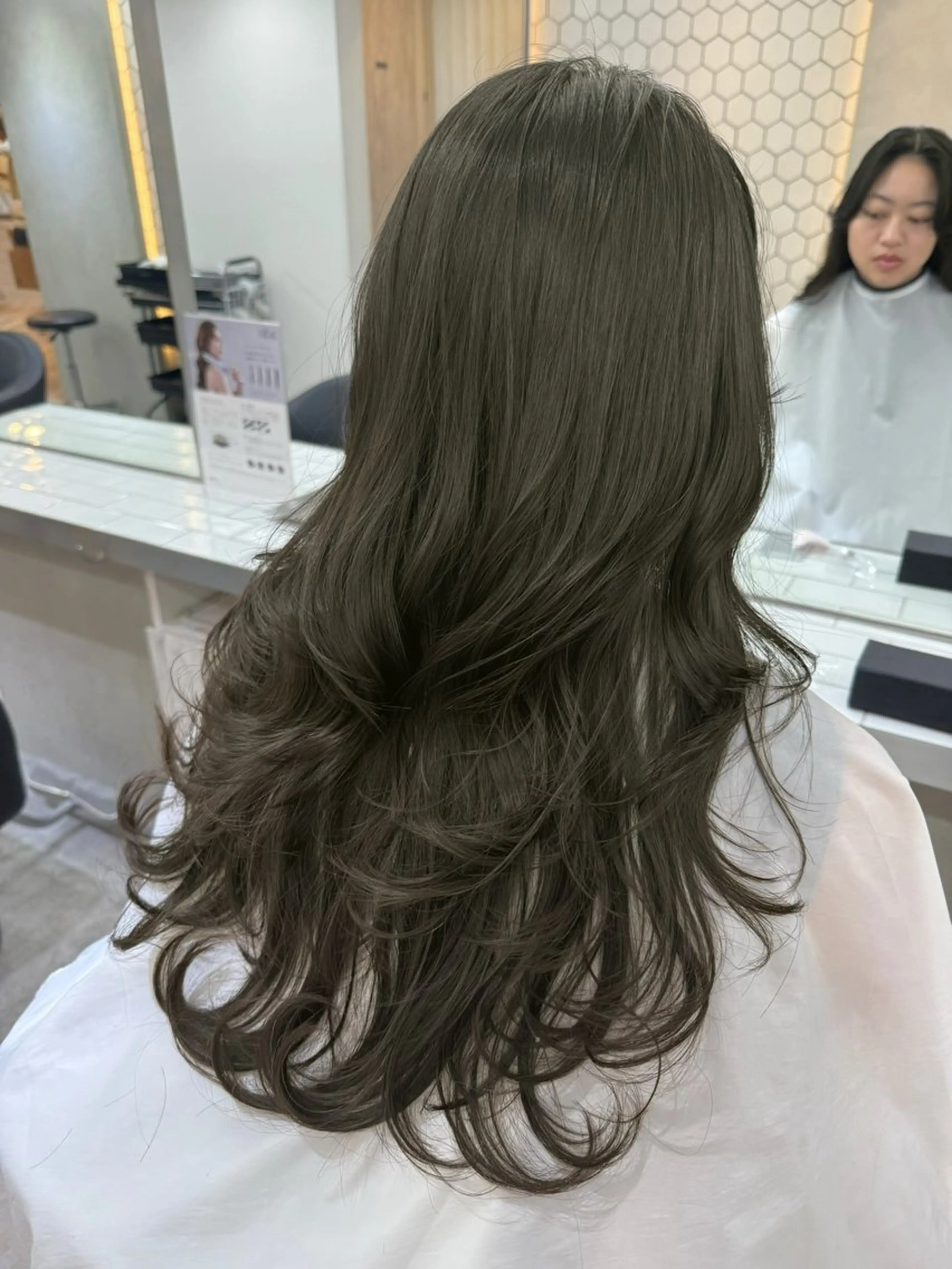 ロング カラー カット ヘアカラー トリートメント レイヤー オリーブ/ ベージュ/添田晃基のヘアスタイル