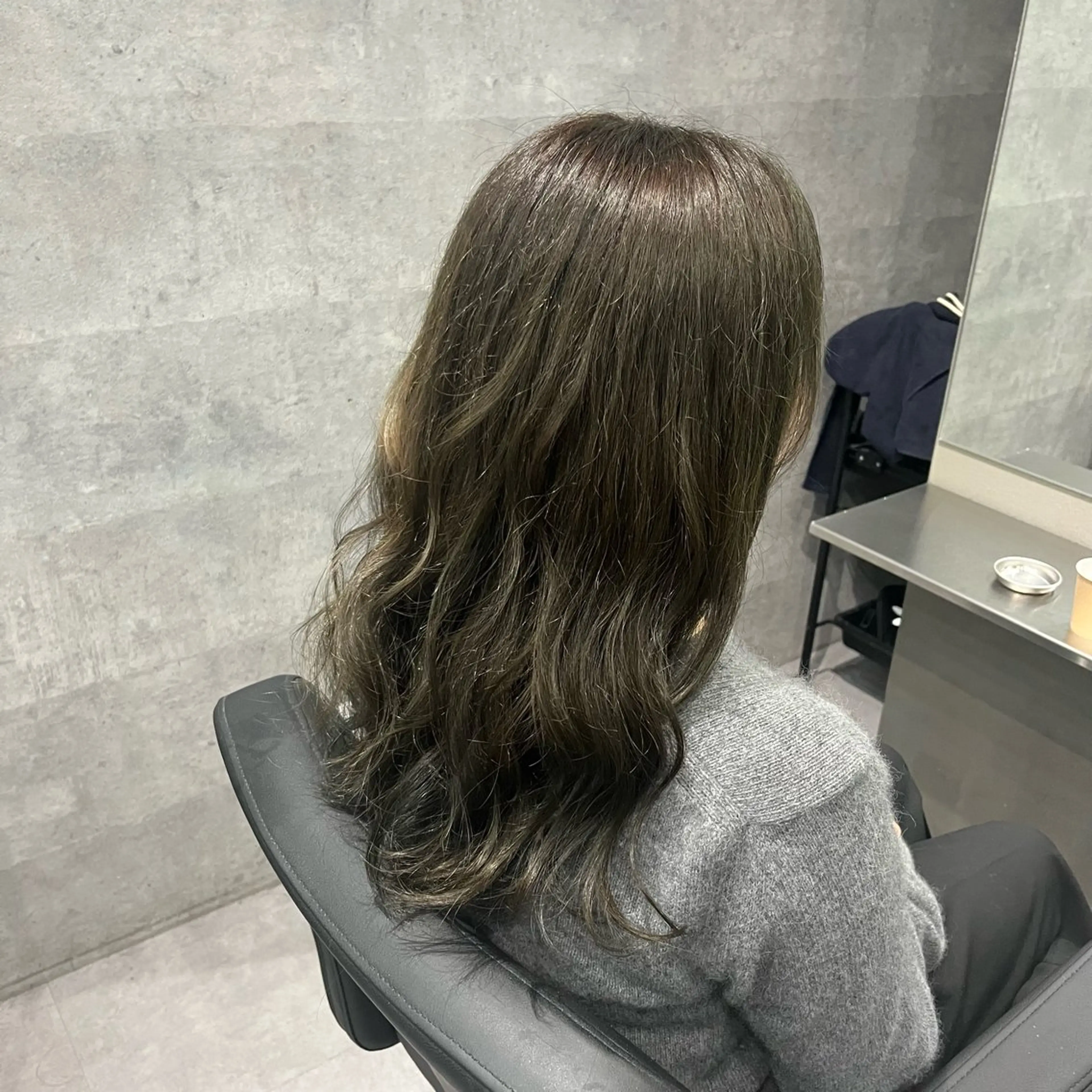 ロング カラー グレージュ 椙山 沙南子のヘアスタイル