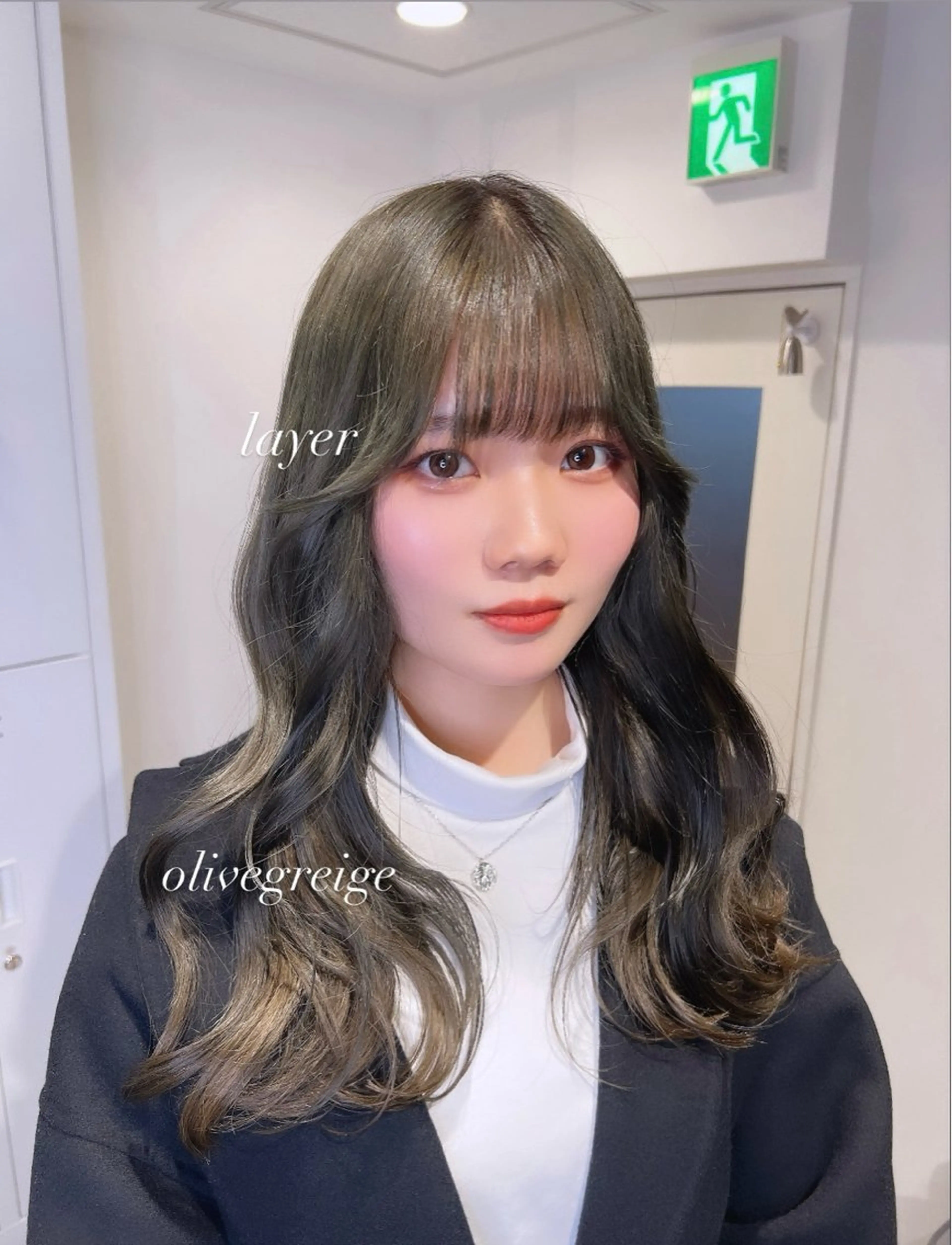 カラー ブリーチ ケアブリーチ TOMONA👑 透明感カラーレイヤーのヘアスタイル