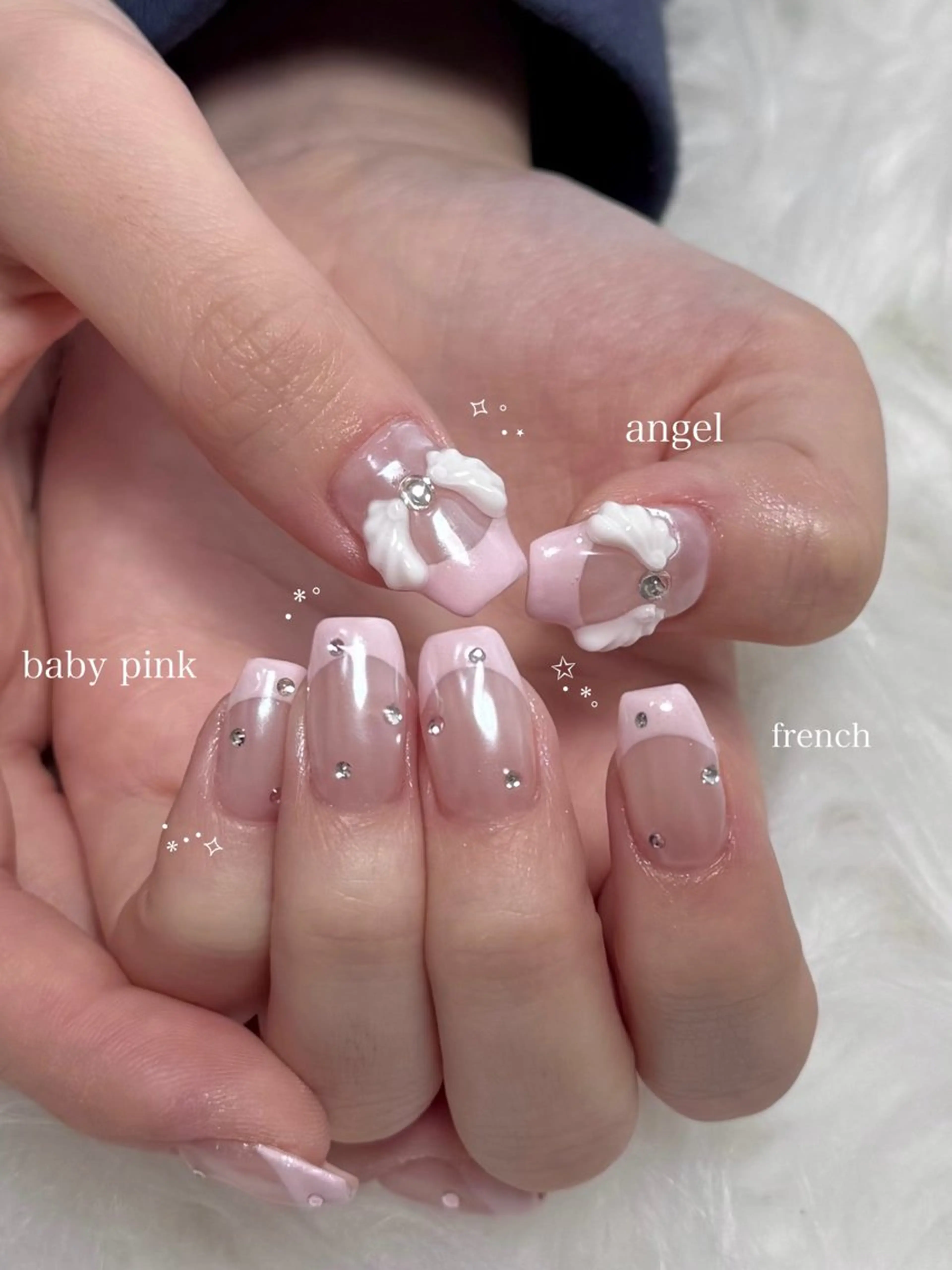 ネイル アートネイル オーロラネイル フレンチネイル ピンク ハンドネイル nail salon CAREY 🎀のネイルデザイン