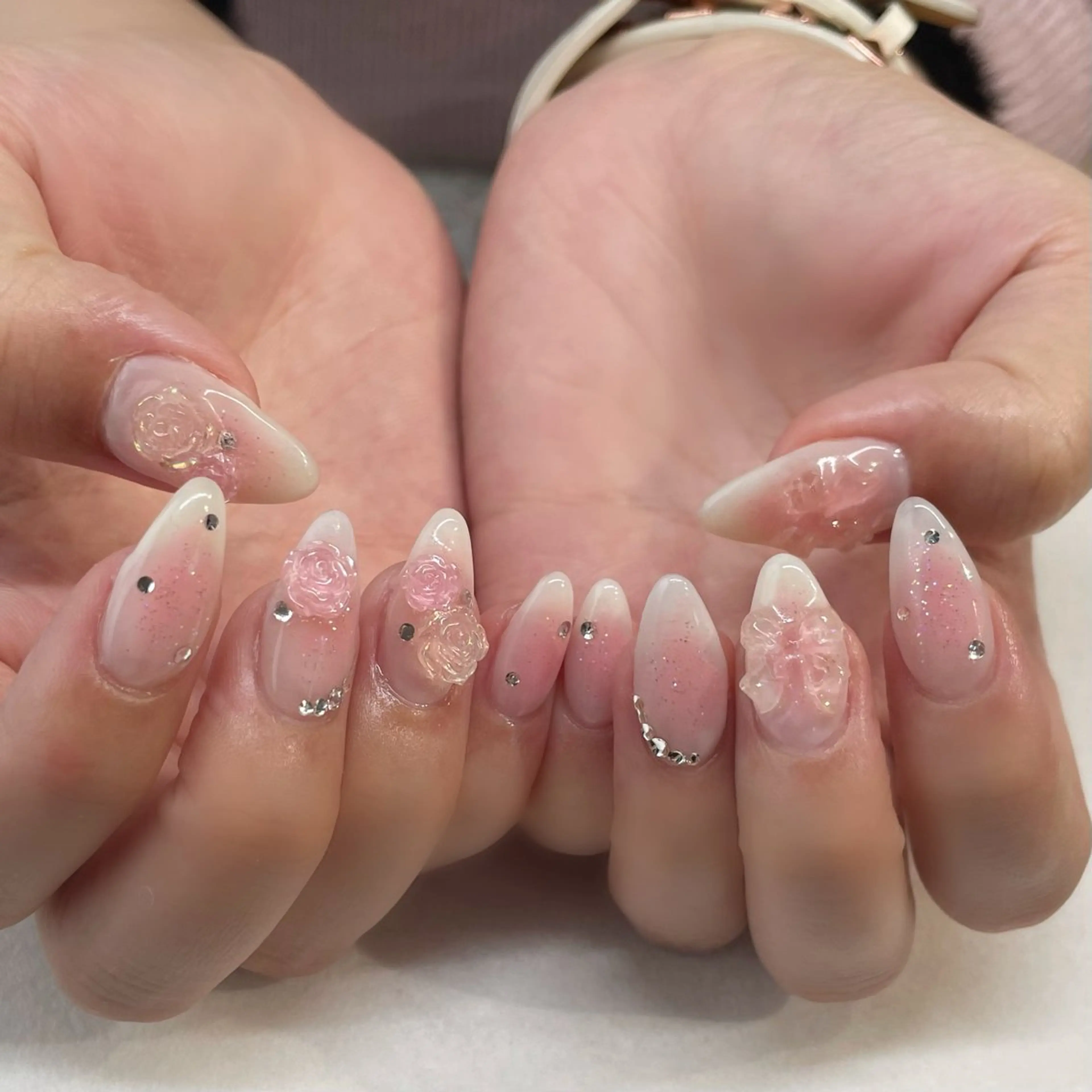 ネイル ハンドネイル 🌈🐰 saki. m 🐰🌈のネイルデザイン