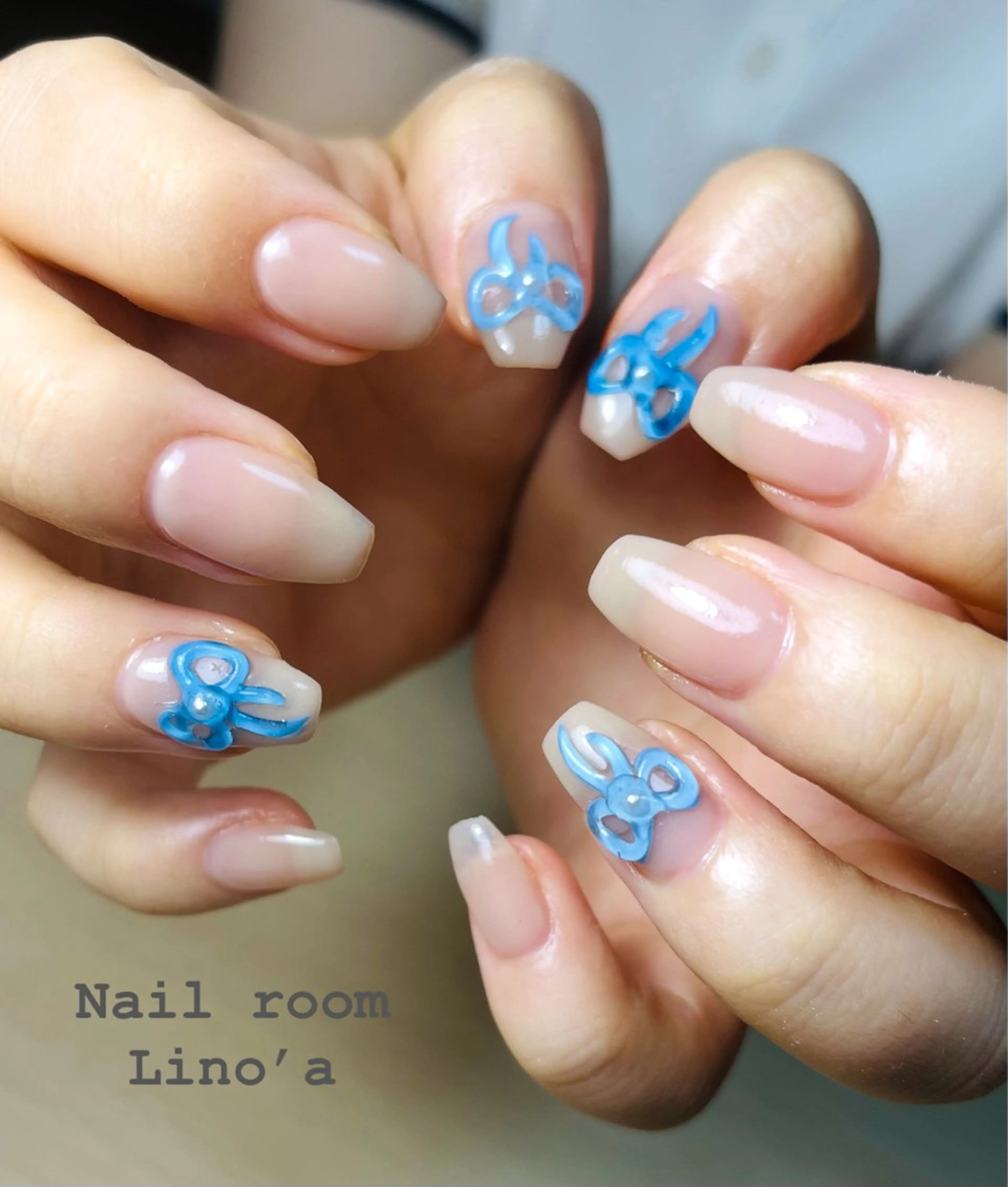 ネイル 水色 持ち込み リボン ハンドネイル Nail room Lino’aのネイルデザイン