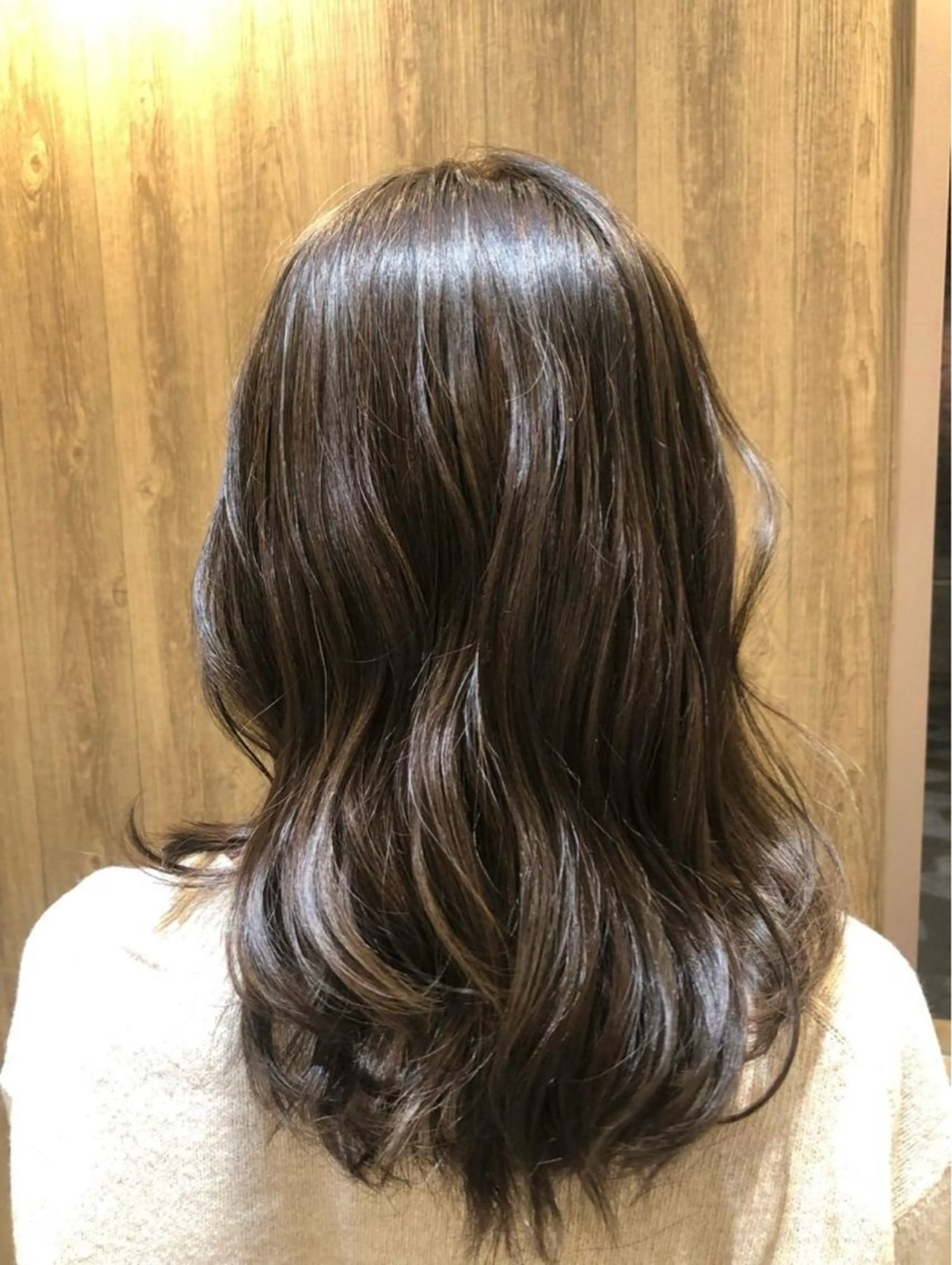 ロング ハイライト 中澤りさ🐿 寒色系カラー🫧のヘアスタイル