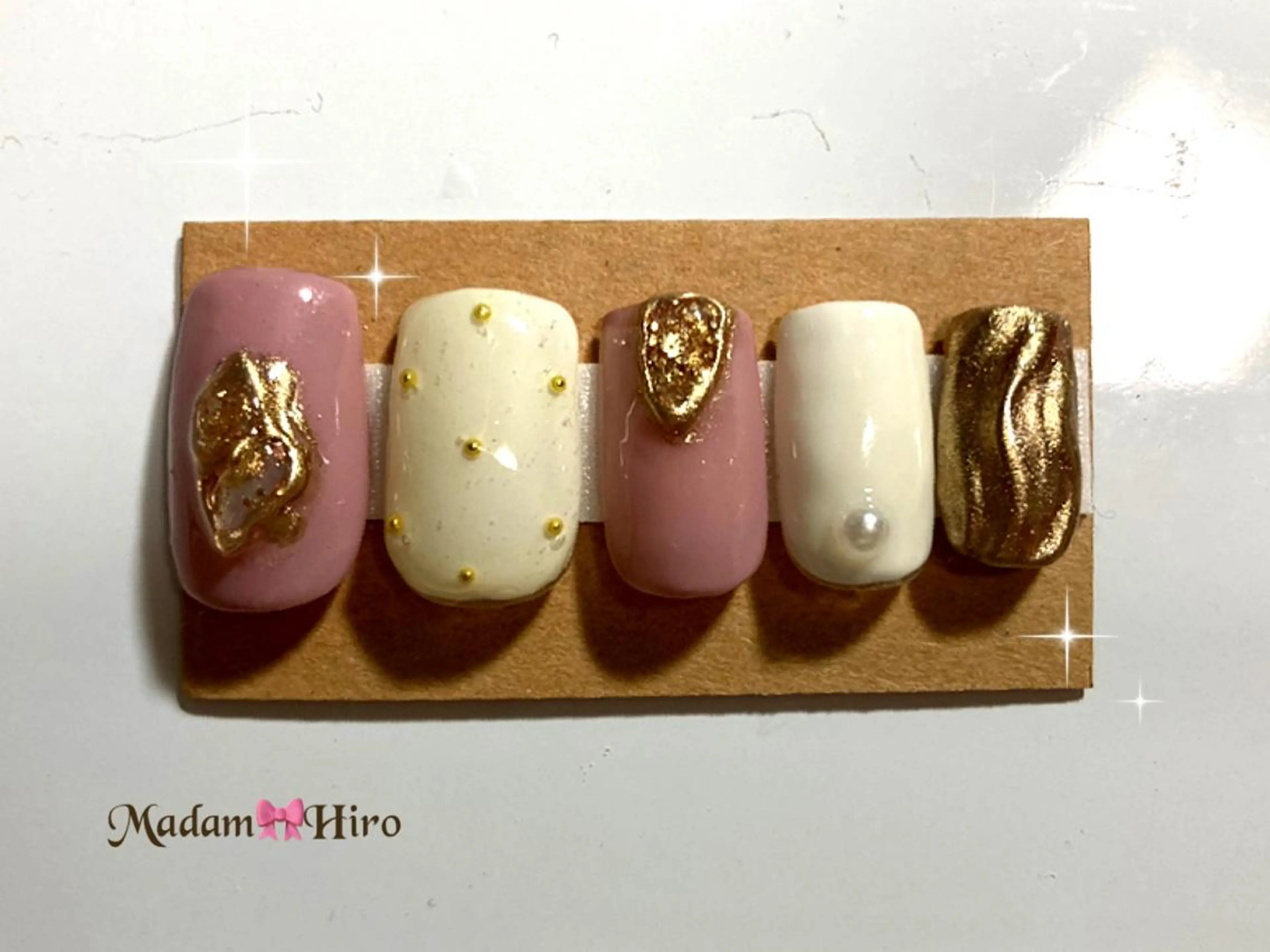 ネイル ミラーネイル ニュアンスネイル ピンク ホワイト Lianネイル 寛子Lianのネイルデザイン