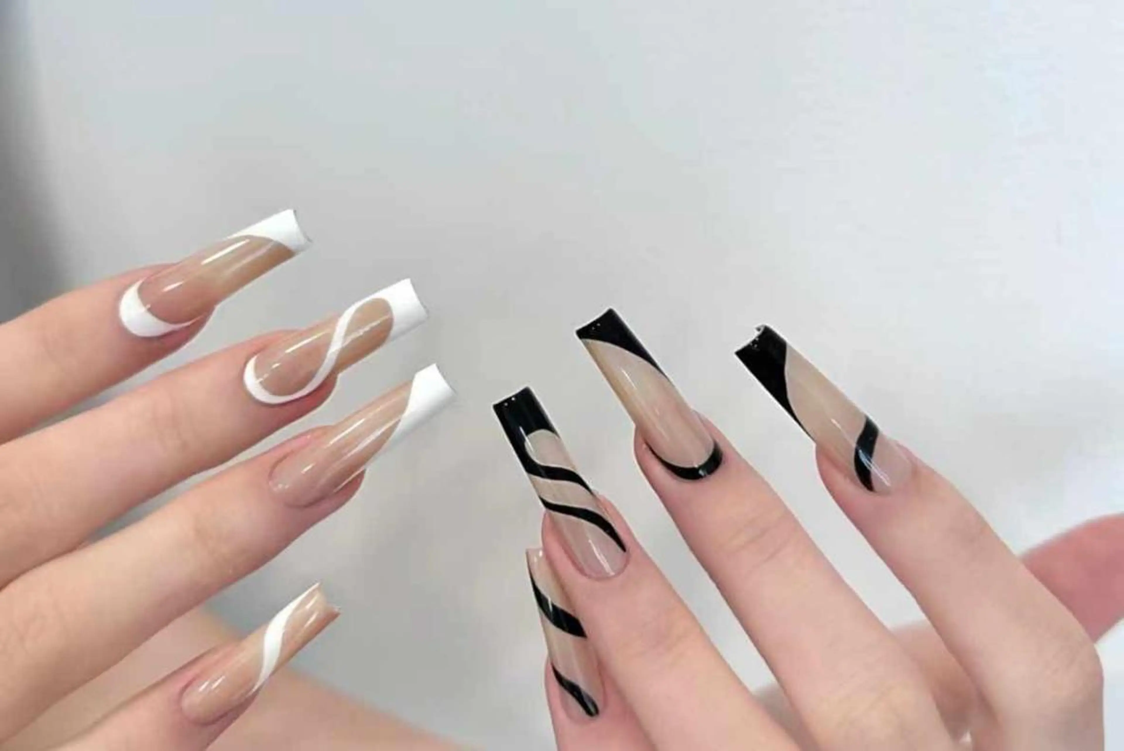 ネイル VIVIAN リサのネイルデザイン