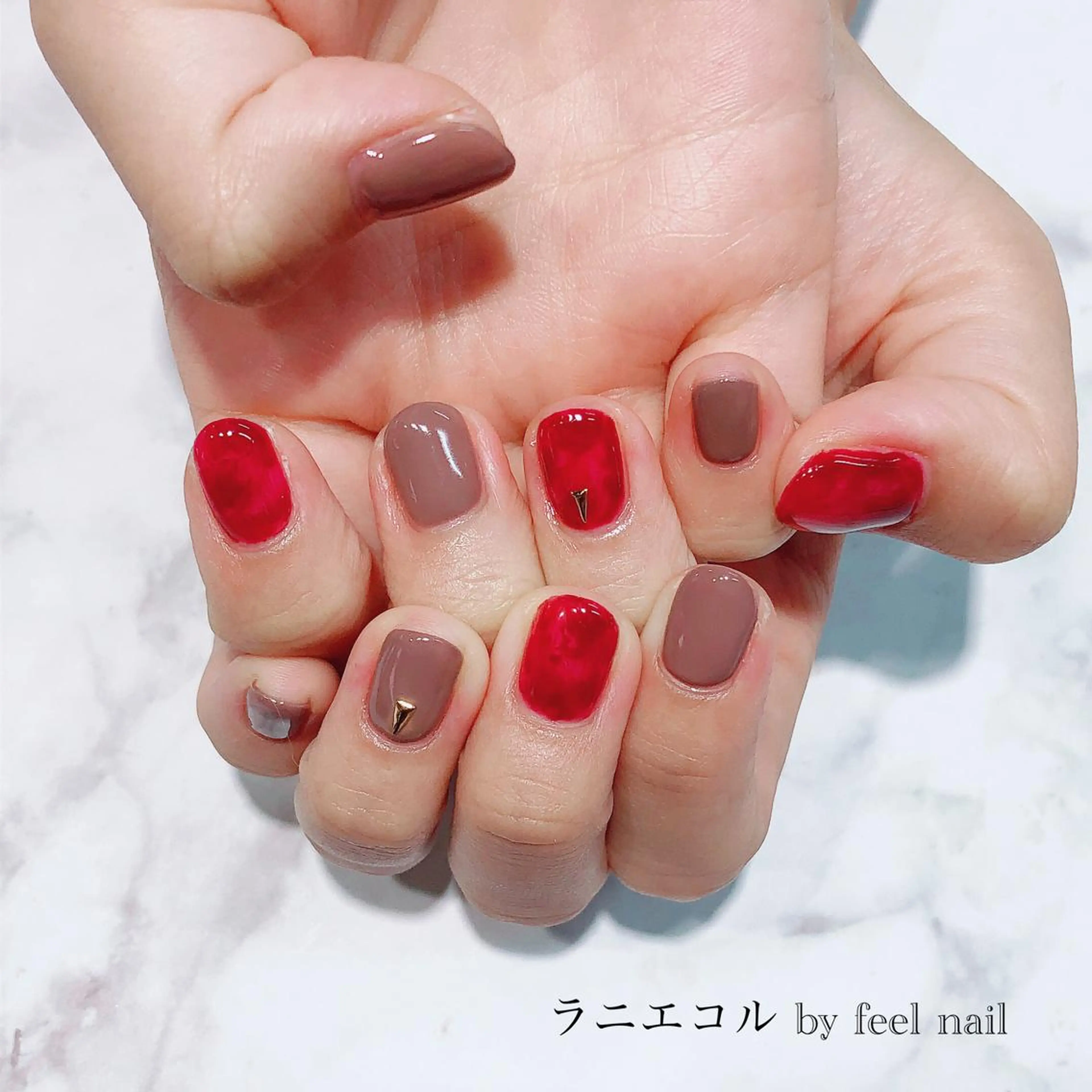 ネイル アートネイル べっ甲ネイル ブラウン 赤色 シンプルネイル 近藤 あみのネイルデザイン
