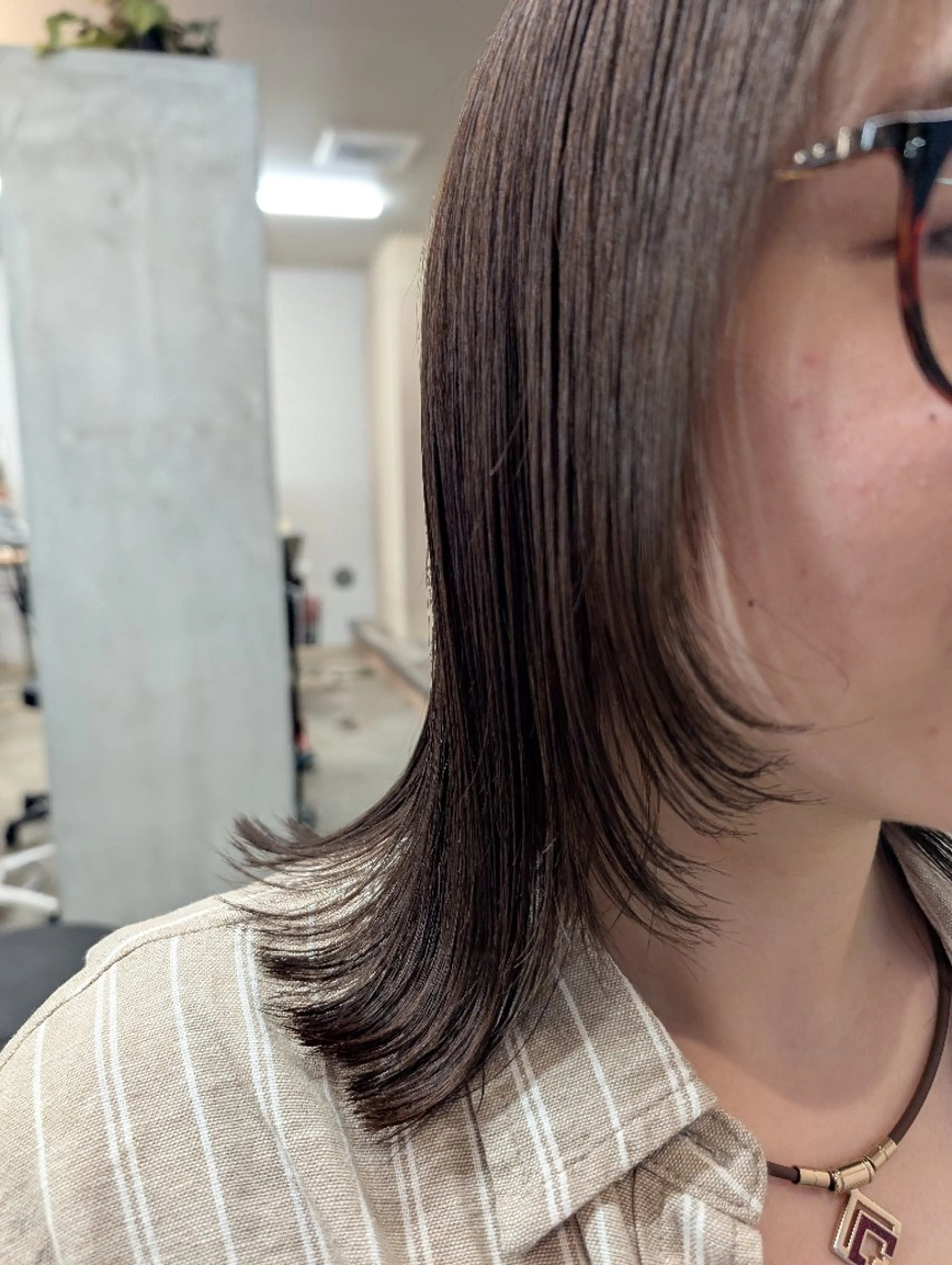 ミディアム カラー グレージュ ラベンダーカラー ラベンダーグレージュ ラベンダーグレー 顔まわりレイヤー MOCO hair flor所属・MOCO hair  flor /kohのヘアスタイル