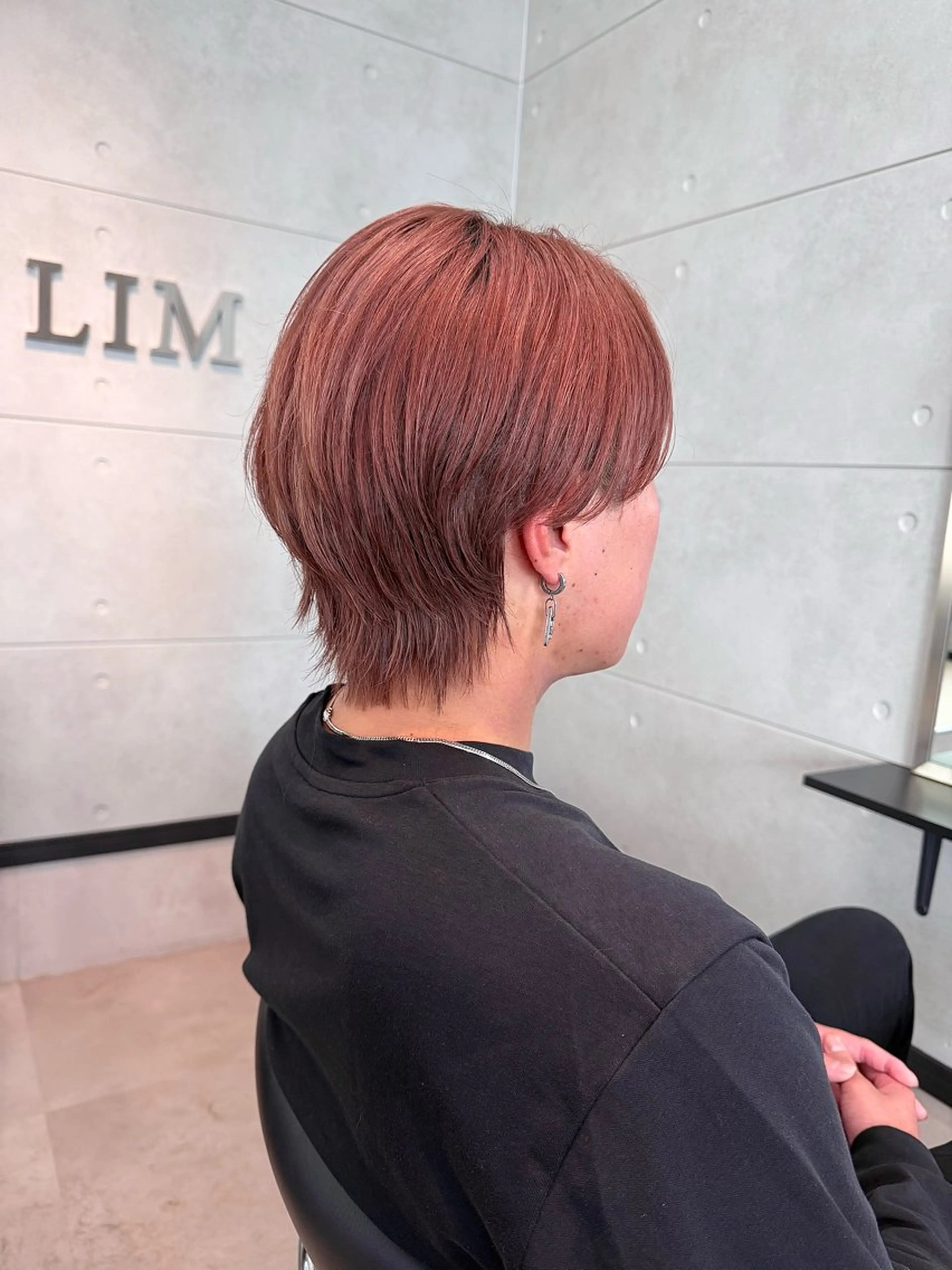 ミディアム カラー メンズ ベージュカラー ピンクカラー ピンクベージュ カット ヘアカラー LIM Men's hair所属・吉川 昌志のヘアスタイル