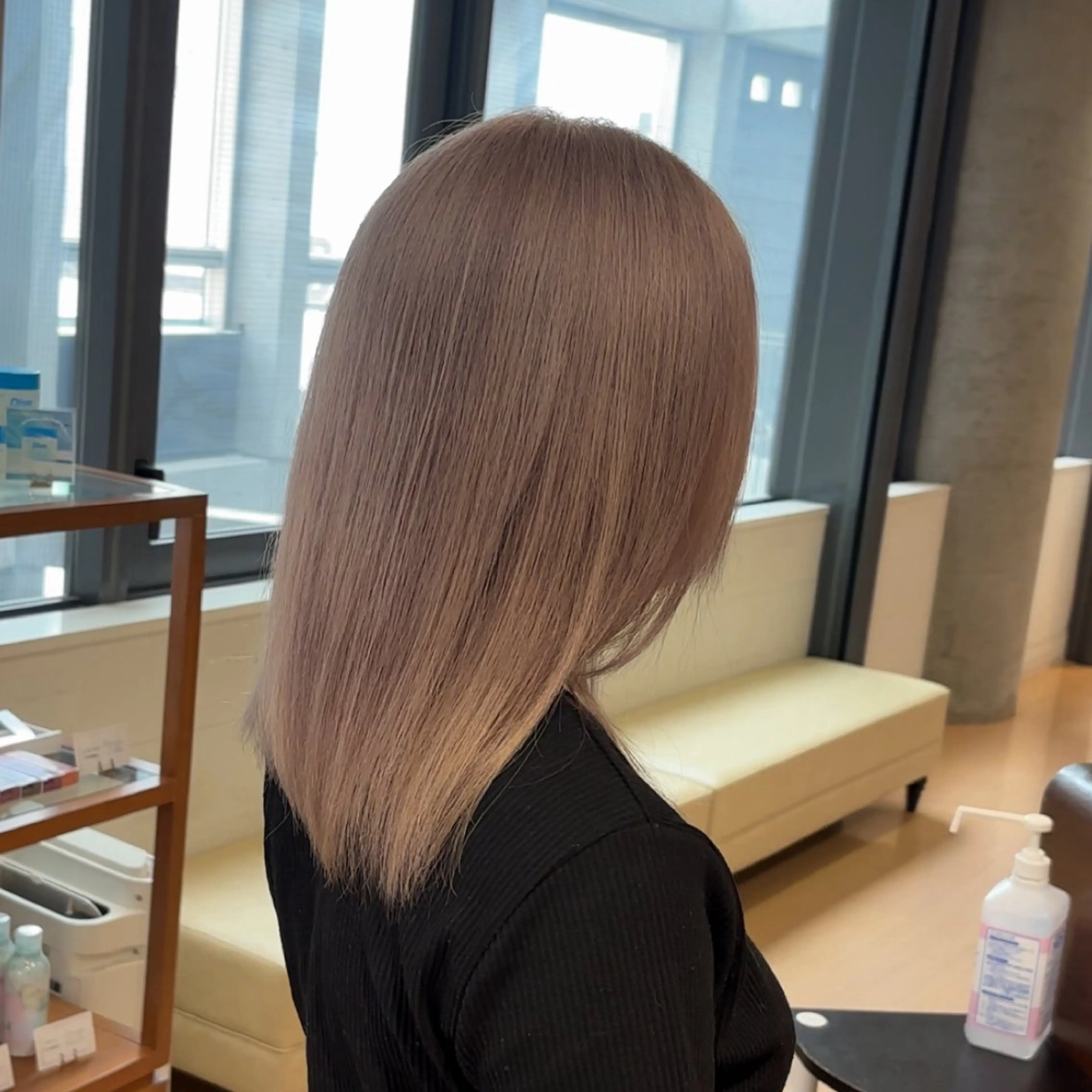 セミロング カラー カット ヘアカラー トリートメント ✨ケアブリーチカラー ✨️透明感カラーのヘアスタイル