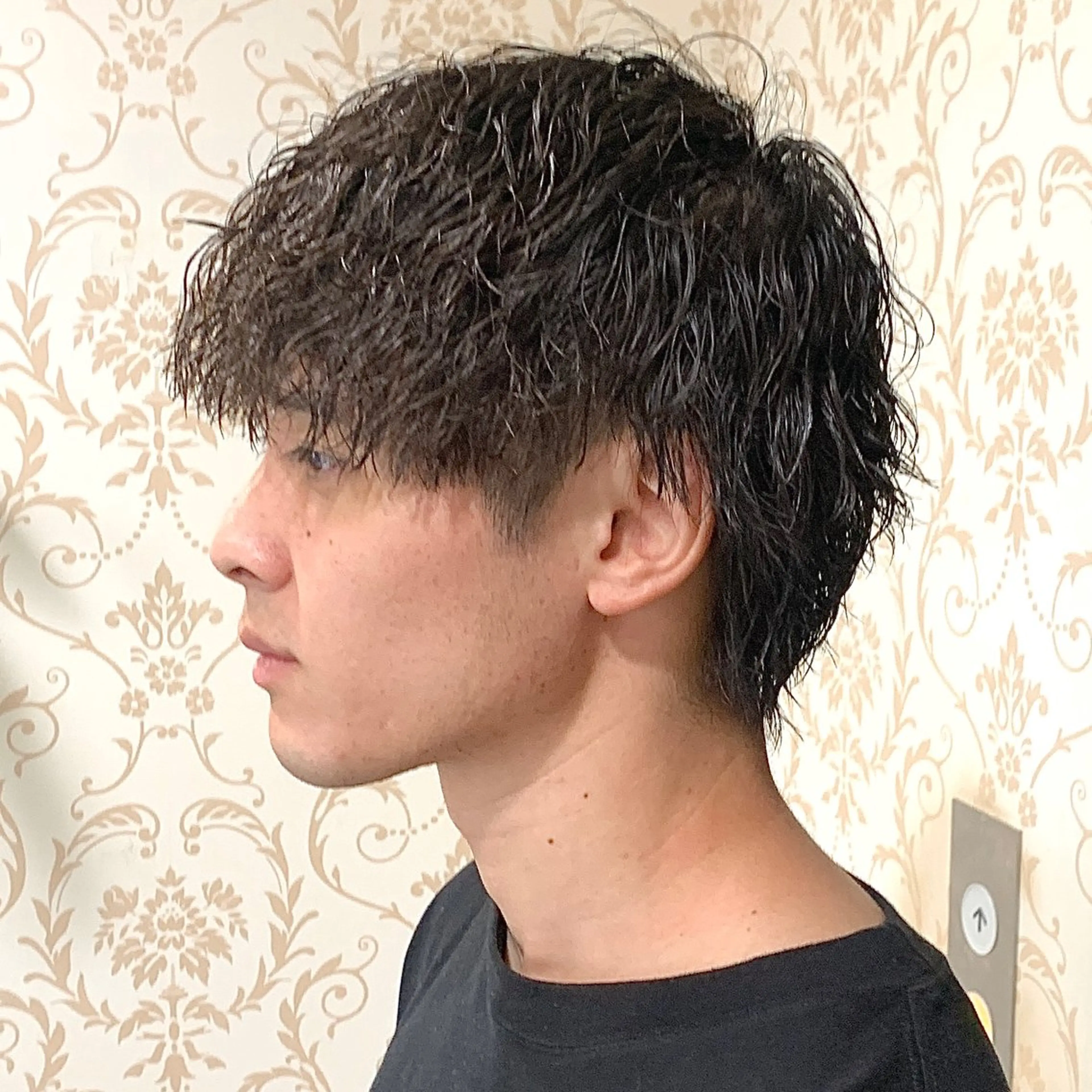 ショート パーマ メンズ カルマパーマ メンズ韓国風 メンズパーマ スペインカール 波巻きパーマ メンズ縮毛矯正 /メンズパーマ美容師のヘアスタイル