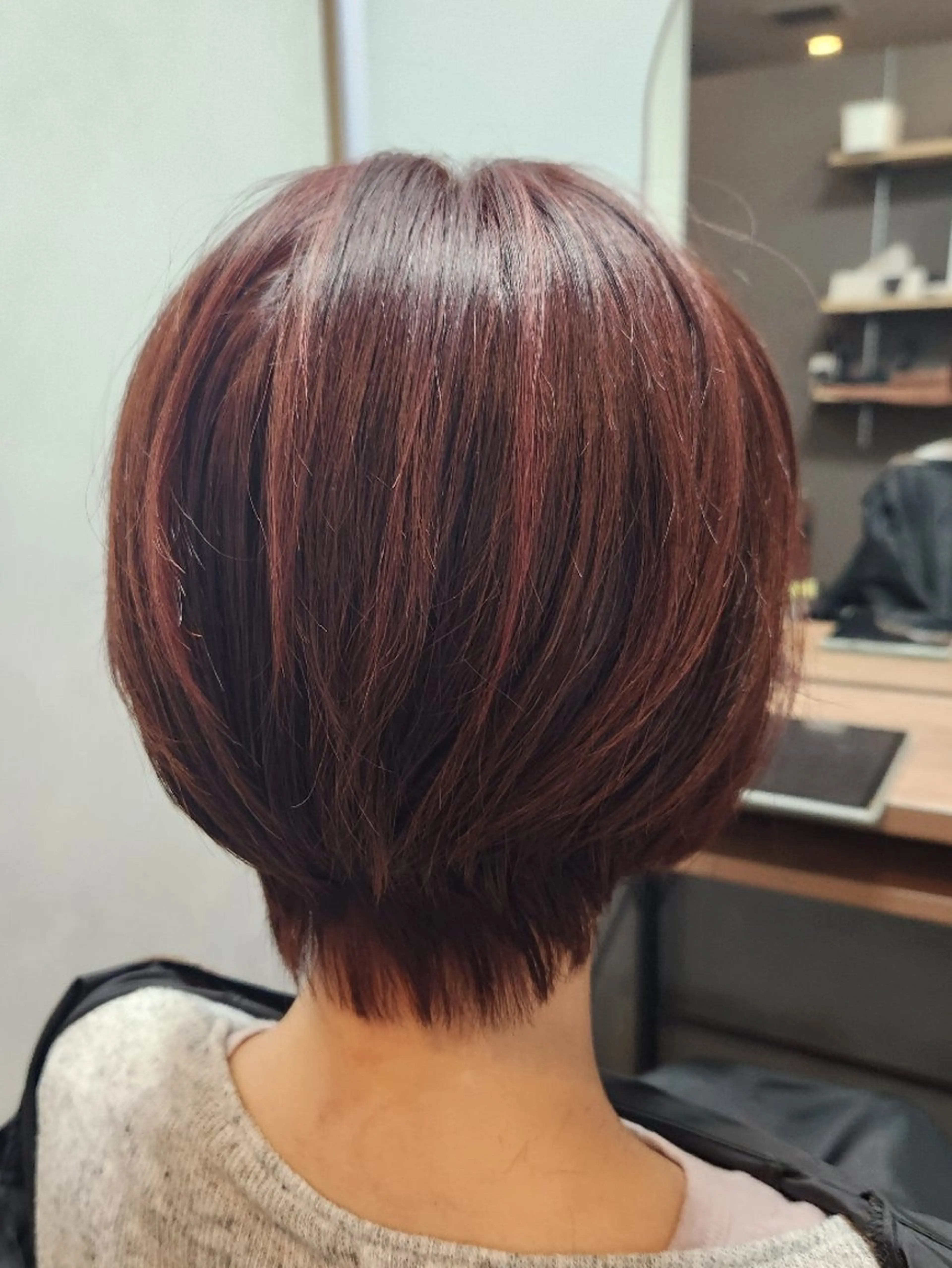 ショート カラー ハイライトカラー ピンクカラー ハイライト ショートヘア ✂ AYAのヘアスタイル