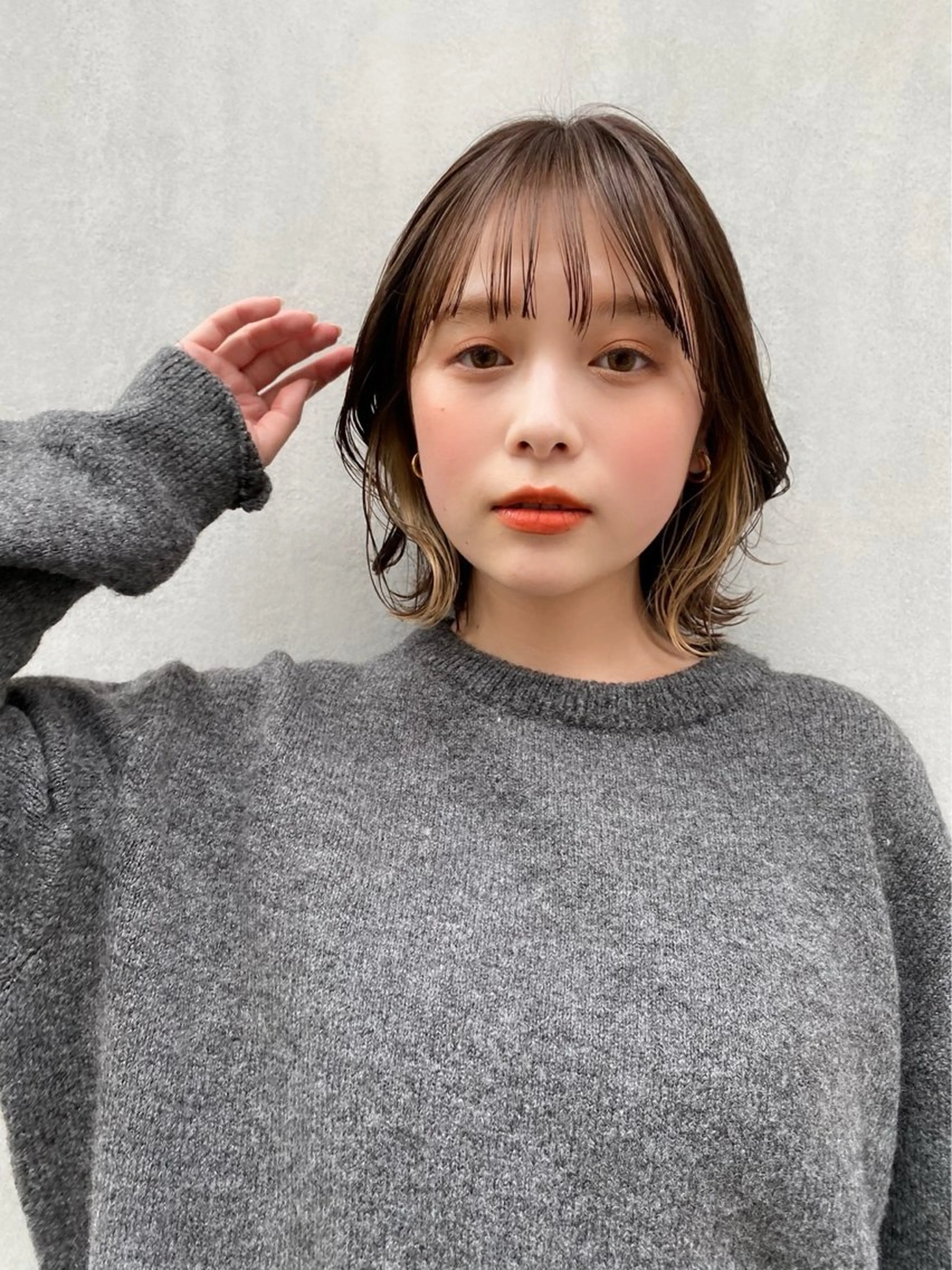 ミディアム まゆ MAYUのヘアスタイル