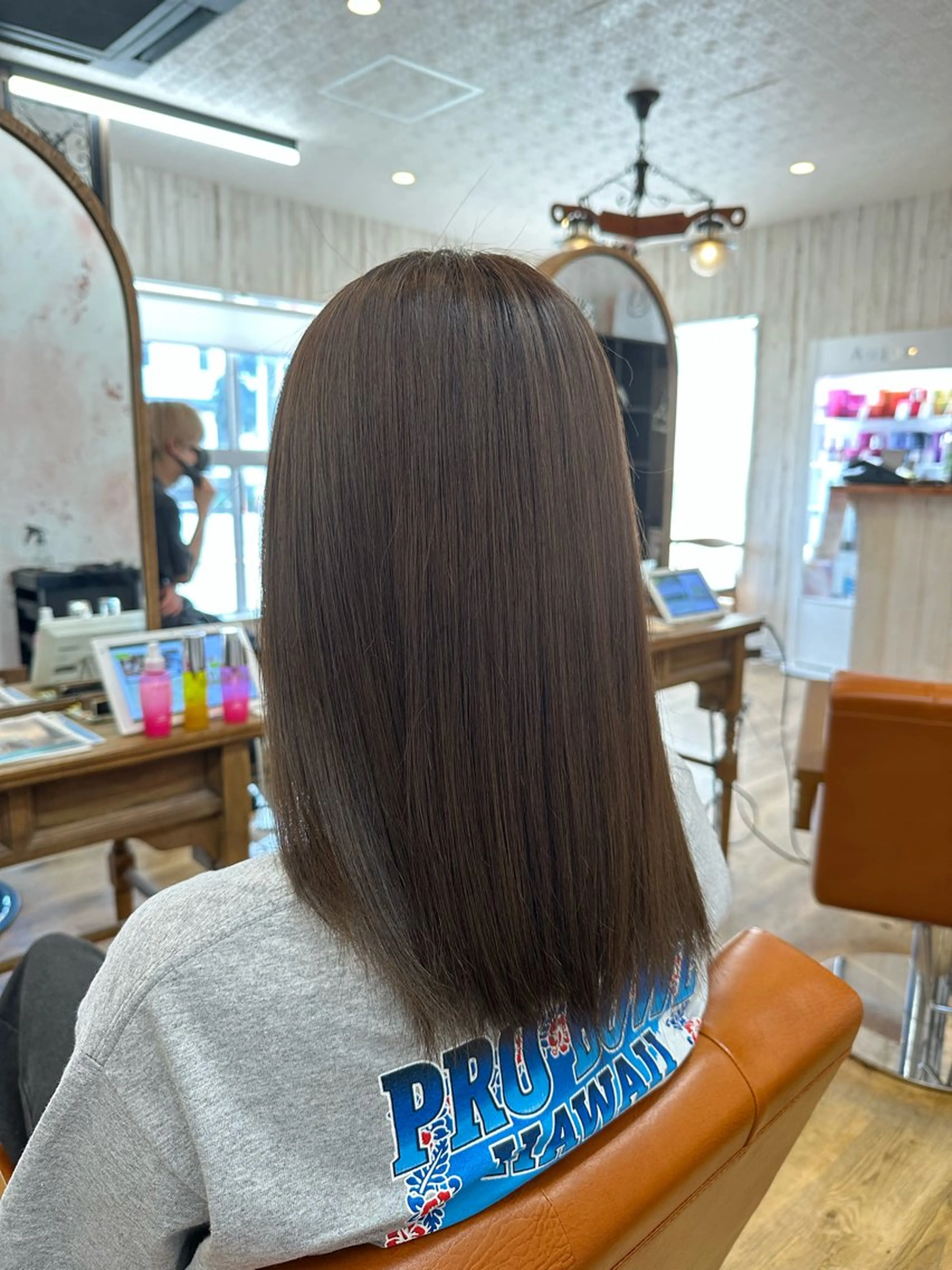 セミロング カラー ヘアカラー トリートメント 荻野 翔太朗のヘアスタイル