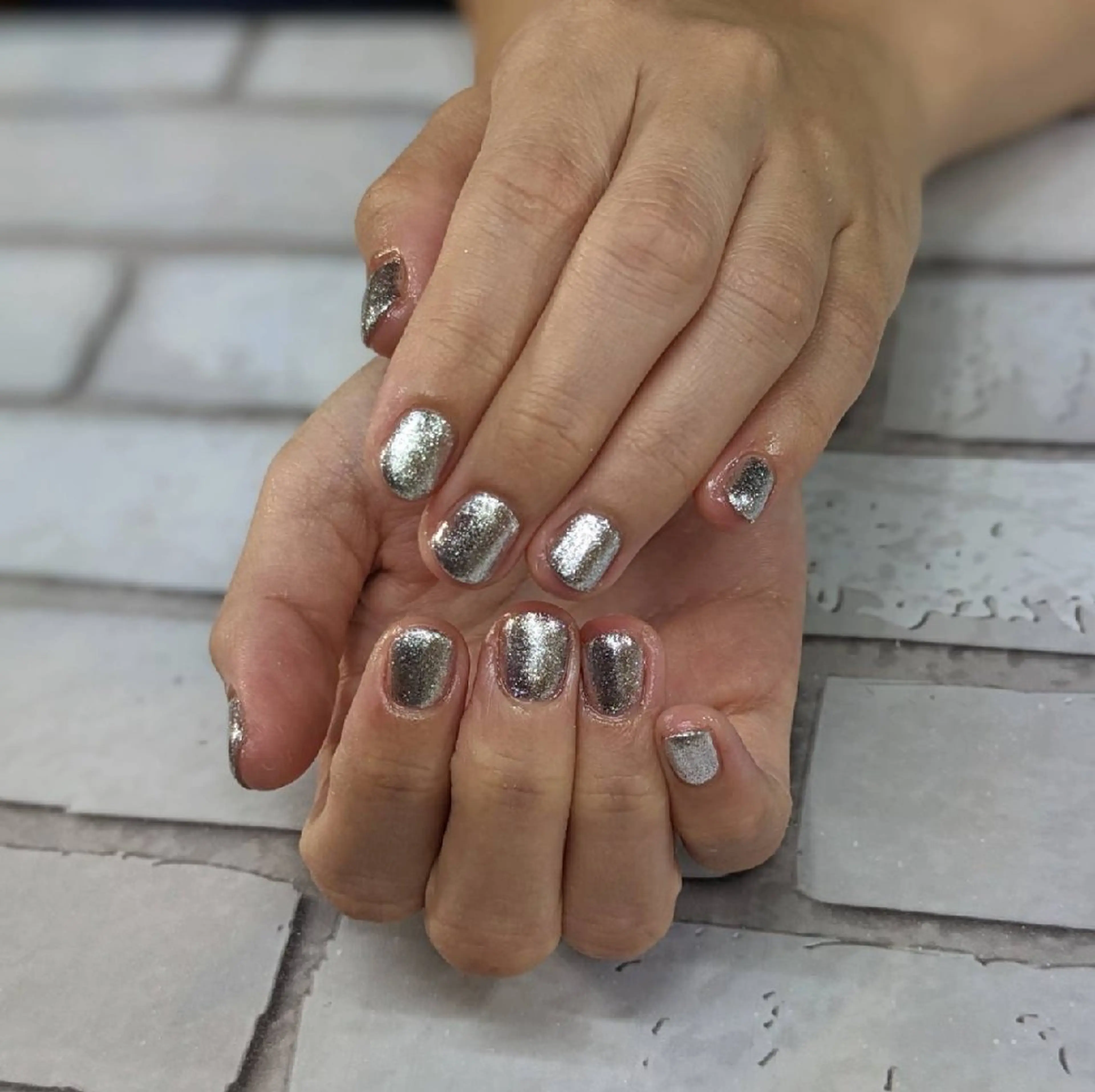 ネイル ラメ(グリッター) ワンカラーネイル シルバー ハンドネイル ネイルサロンベルティ .keikoのネイルデザイン