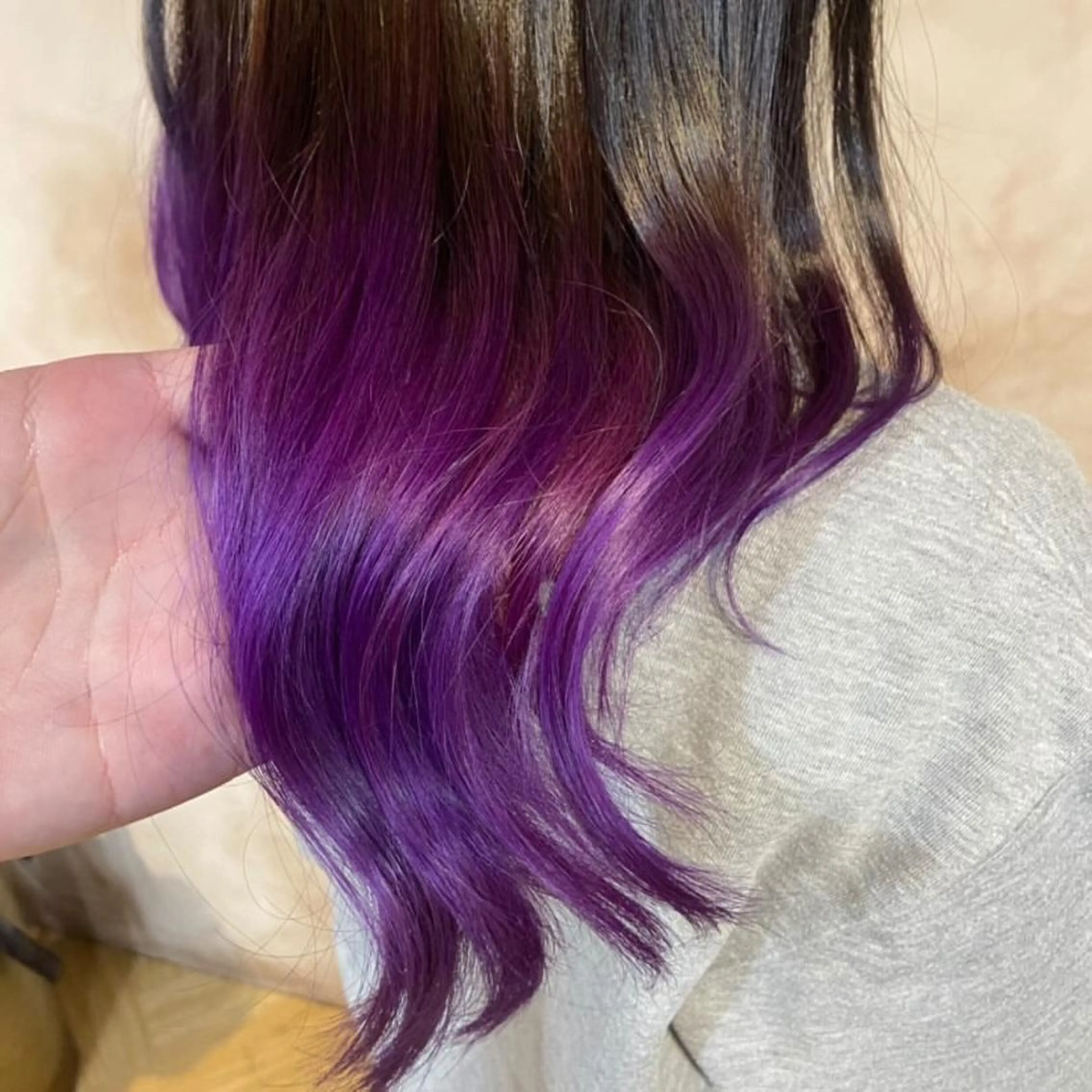 ミディアム パープルカラー カット ヘアカラー antica YOSHIのヘアスタイル