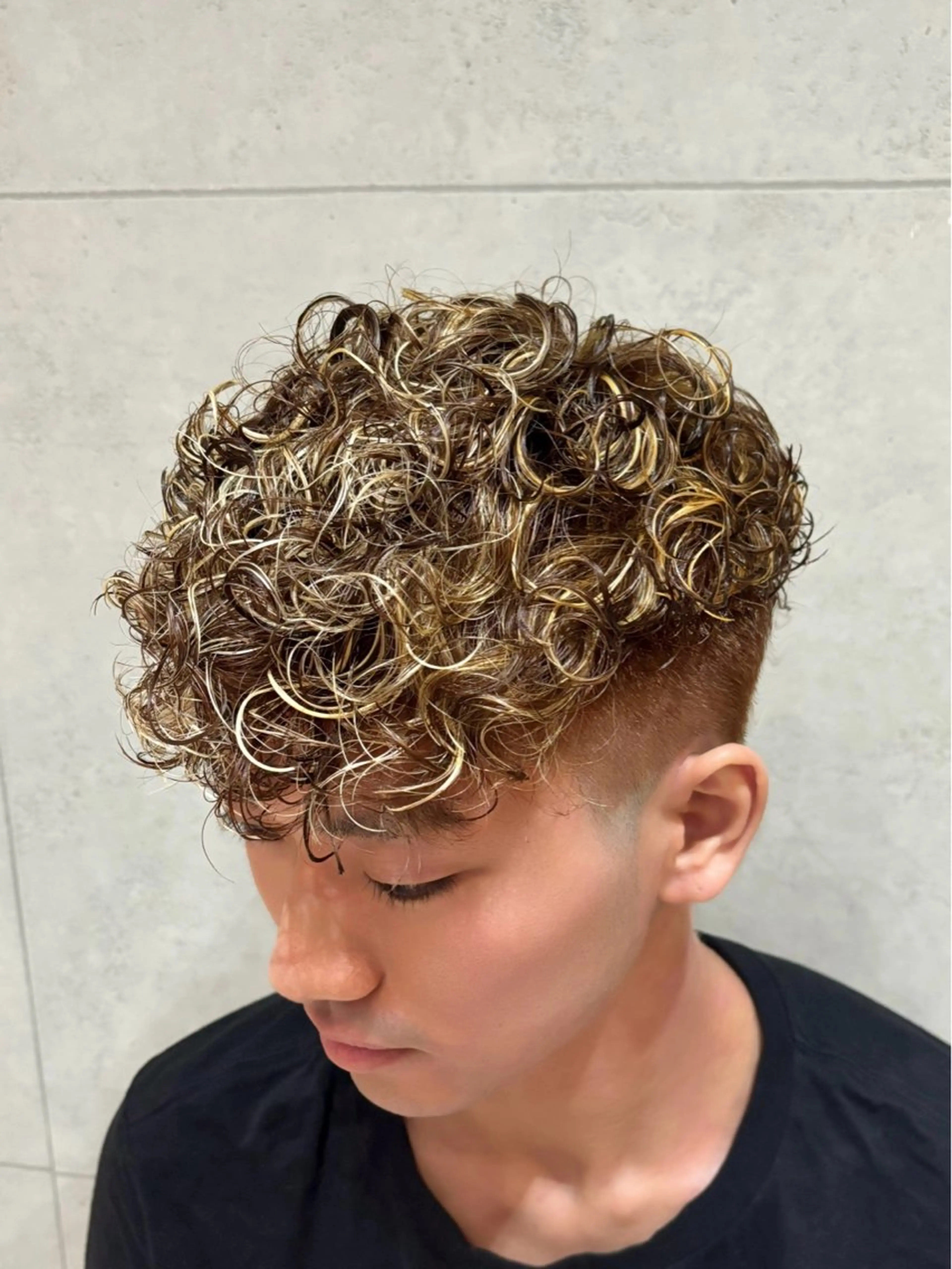 カット＋スペインパーマ＋ハイライトカラーの写真