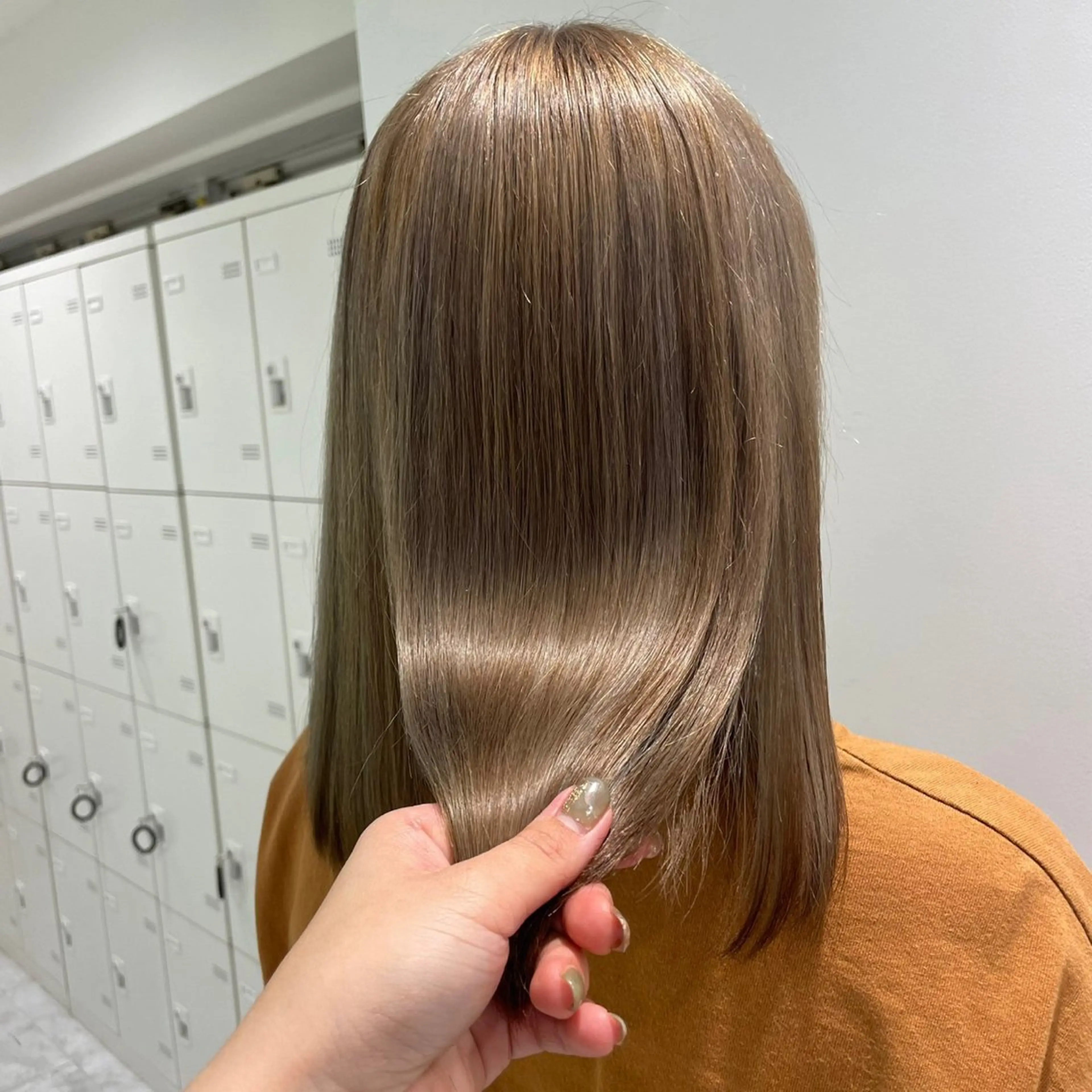 ロング カラー ハイトーンカラー 🦄レイヤーカットのヘアスタイル