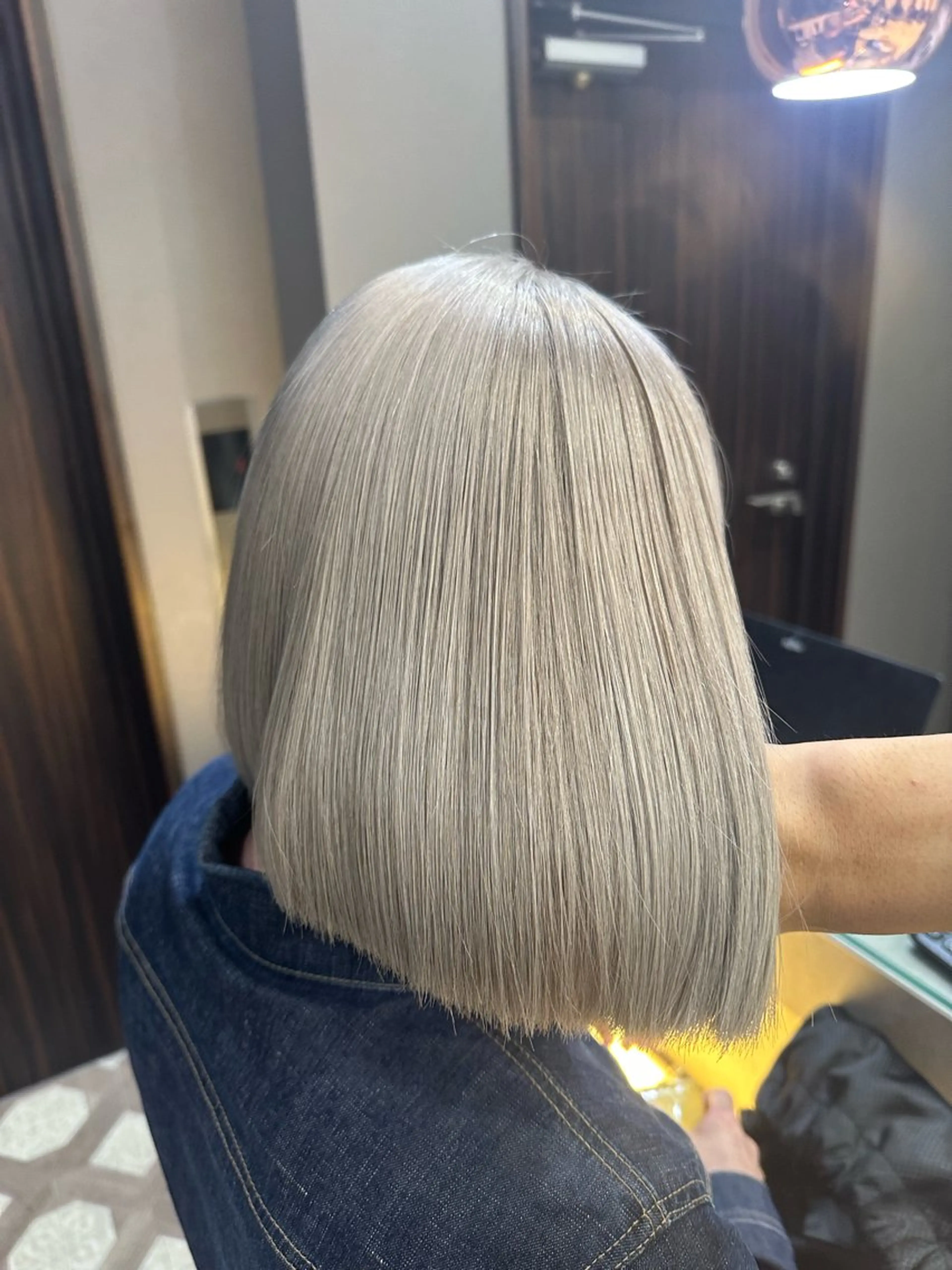 ショート カラー ヘアカラー トリートメント バレイヤージュ/ ミルクティーベージュのヘアスタイル