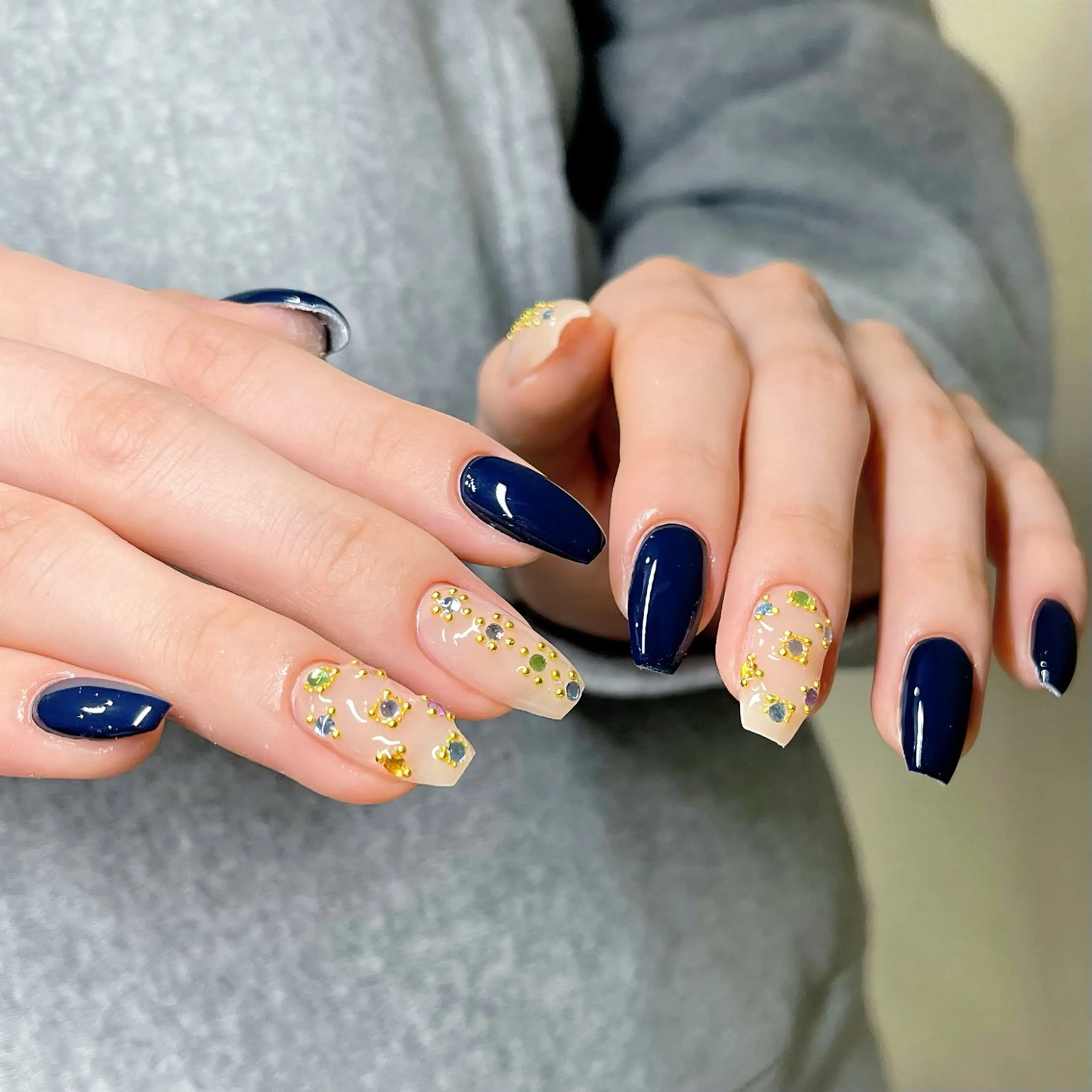 ネイル フレンチネイル ゴージャス グラデーション レース ネイビー ハンドネイル 🫧OPELIA NAIL渋谷🫧のネイルデザイン