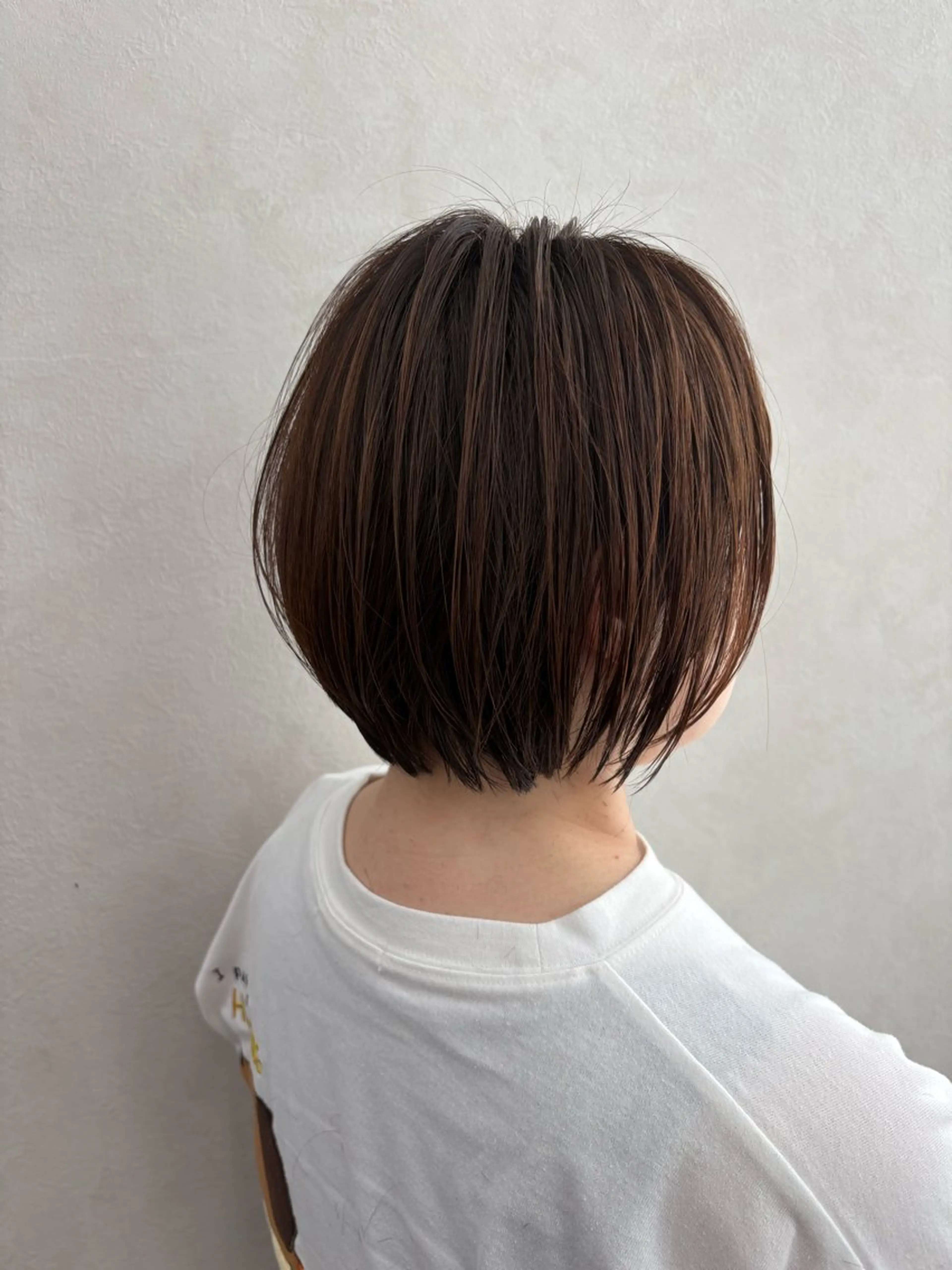ショート カラー ショートボブ ブラウンカラー ショコラブラウン ボブ ショートヘア カット ヘアカラー qumu 横浜所属・縮毛矯正/髪質改善 /似合わせカットのヘアスタイル