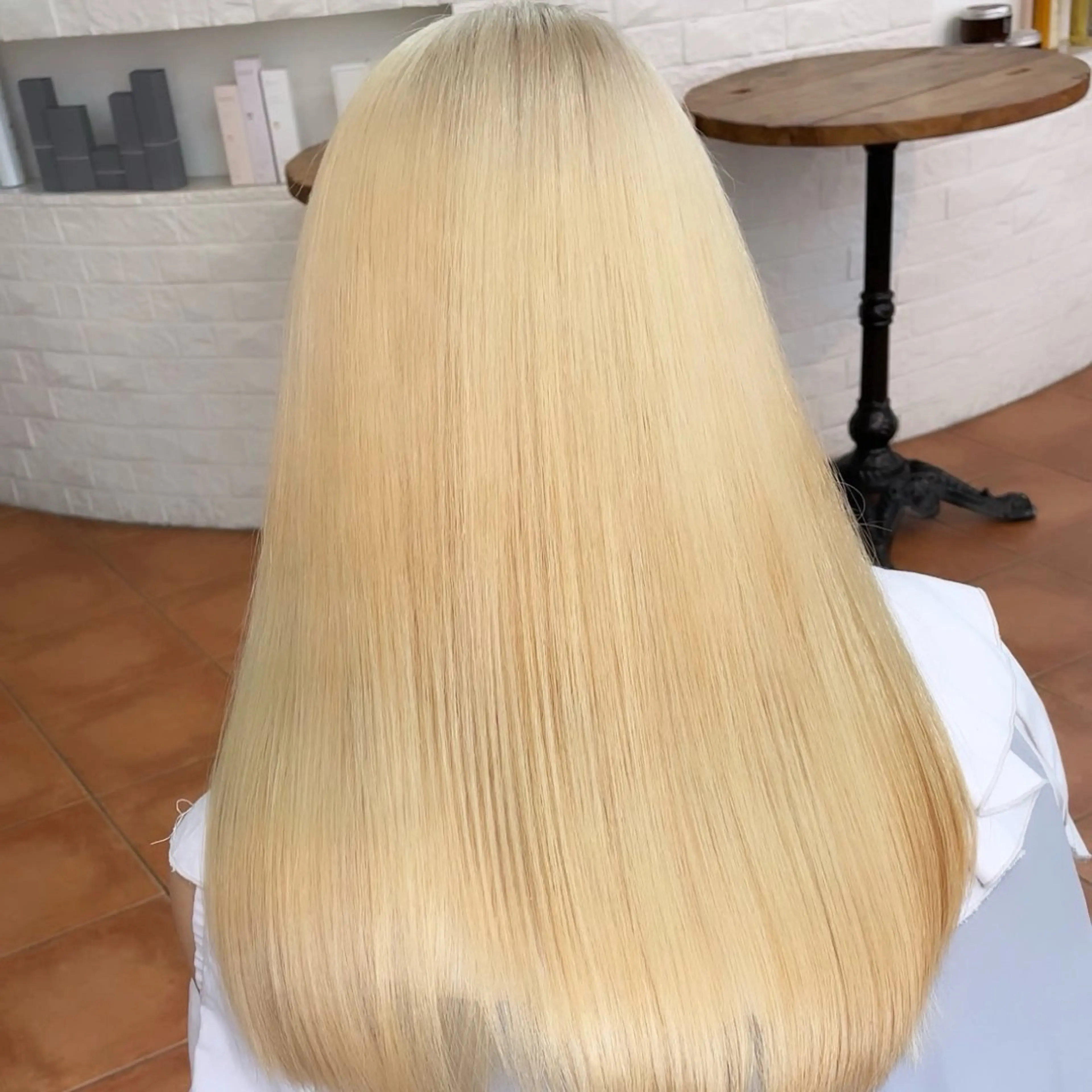 ロング カラー ブリーチ ブロンド ブリーチなしピンク 赤井龍斗のヘアスタイル