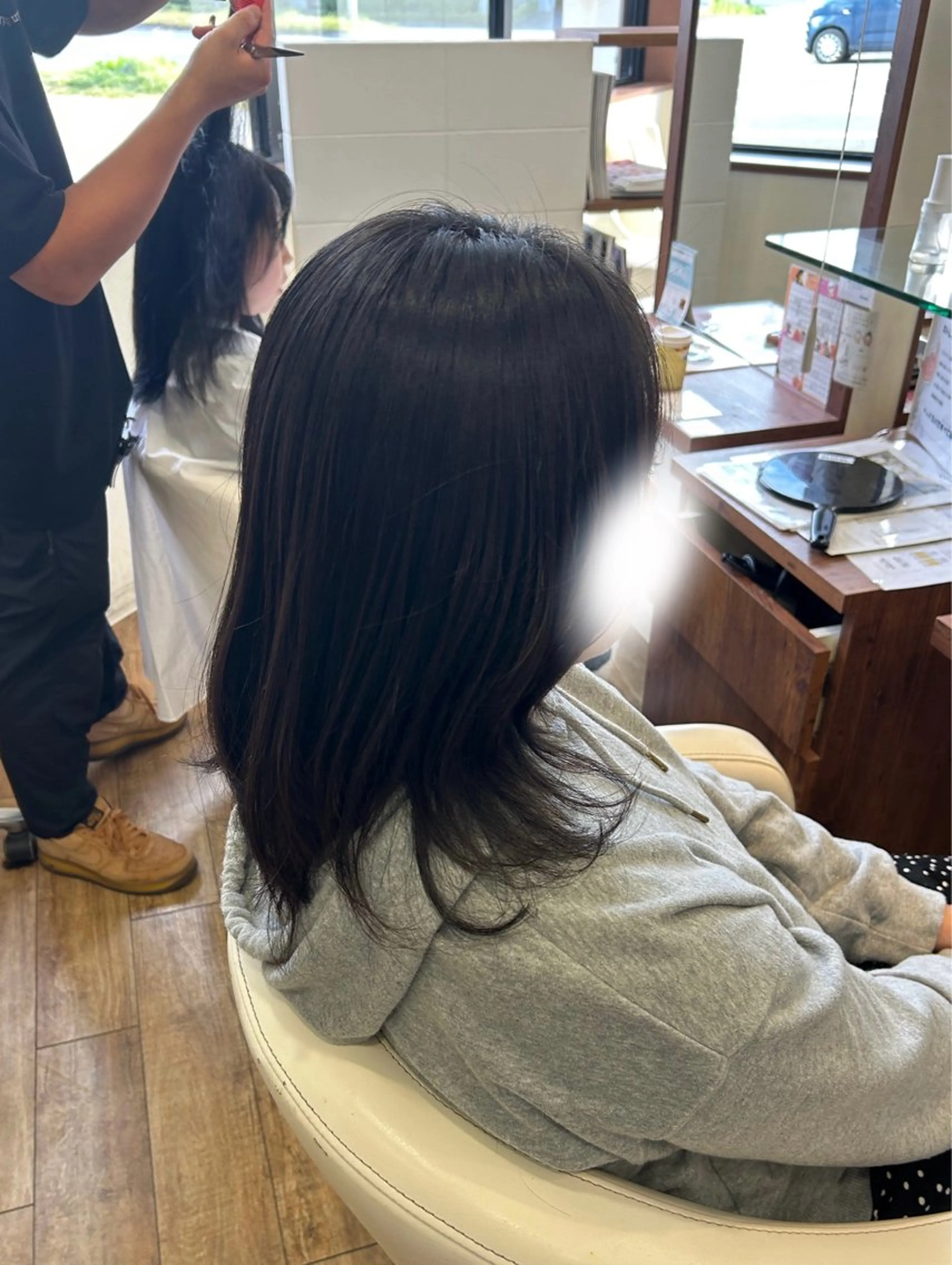 ミディアム レイヤーカット カット 水木 里咲のヘアスタイル
