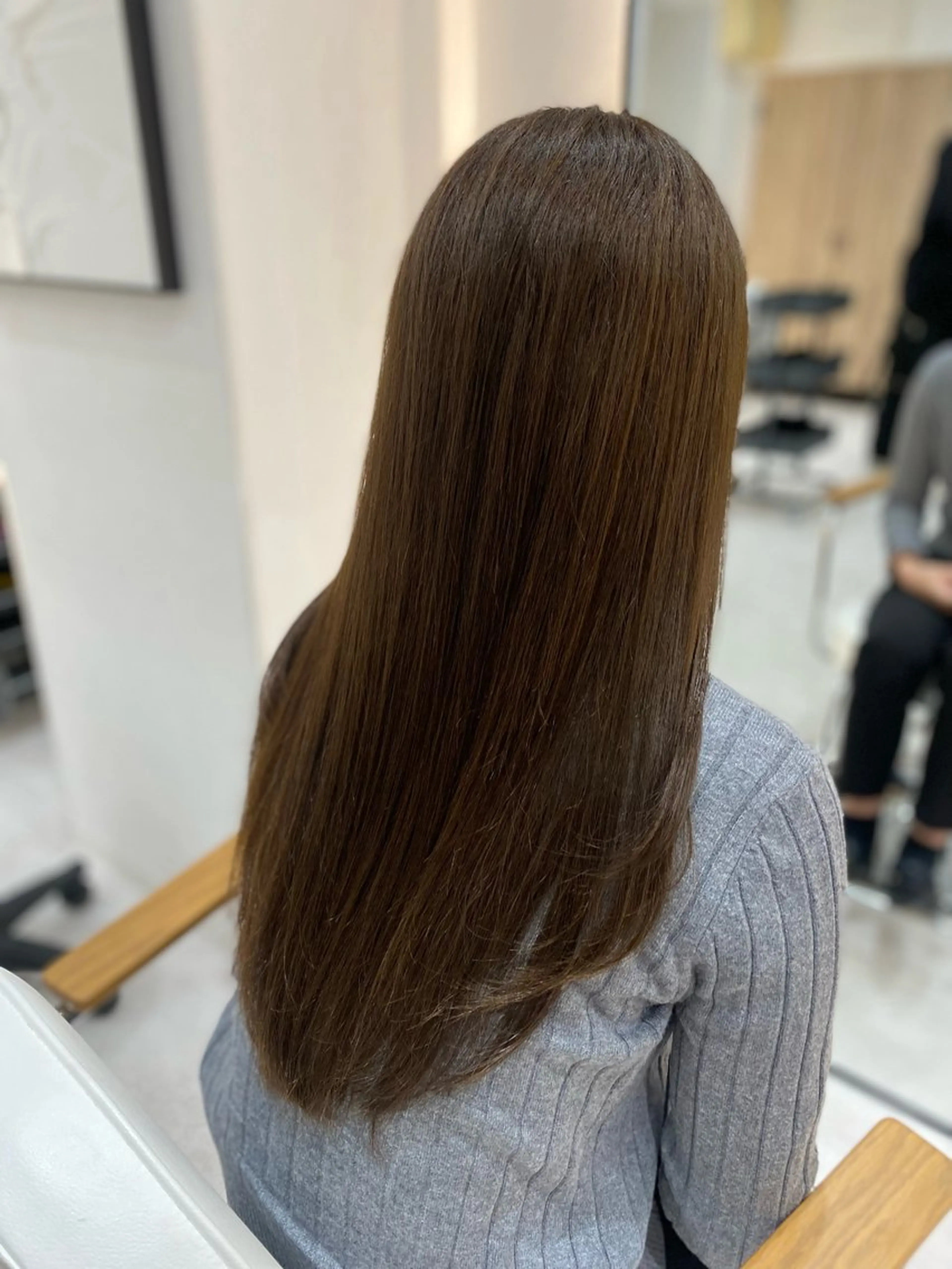 ロング カラー ベージュカラー レイヤーカット 艶髪・透明感カラー・ 韓国ヘア・Yuriのヘアスタイル